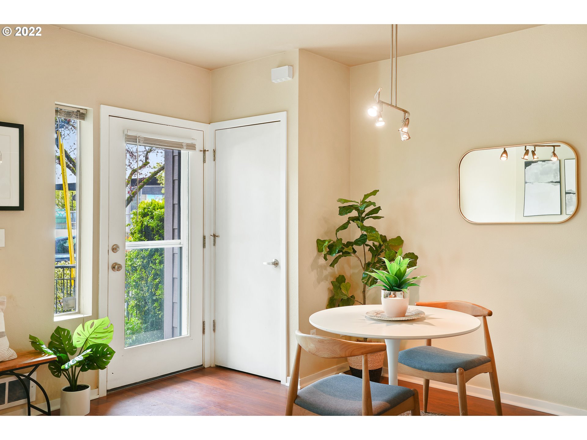 Photo #5: 22449327 Listing 