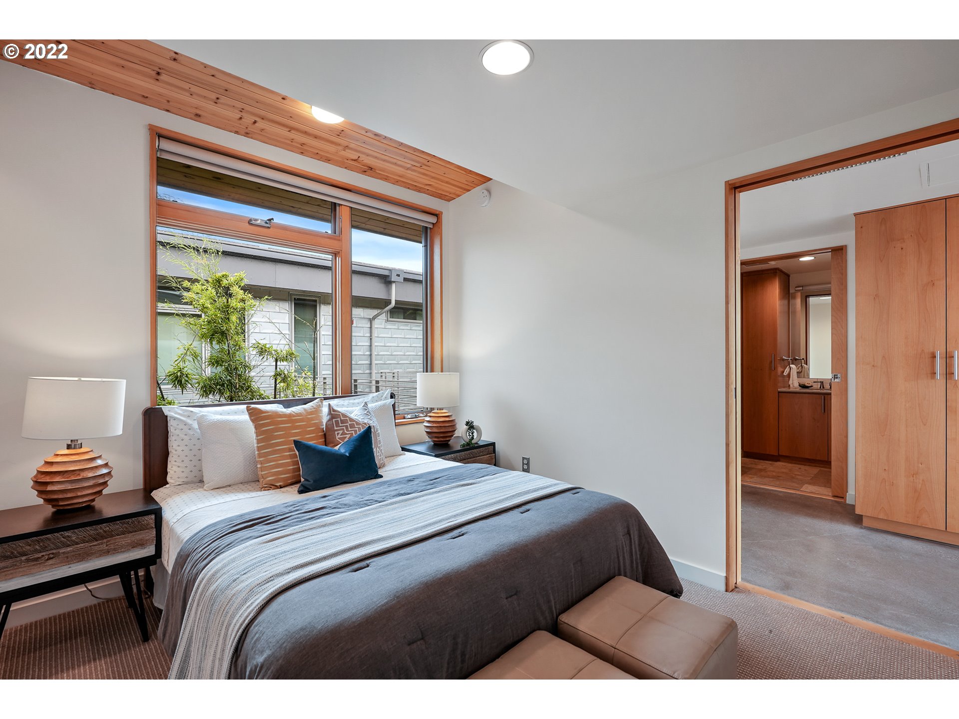 Photo #5: 22449833 Listing 