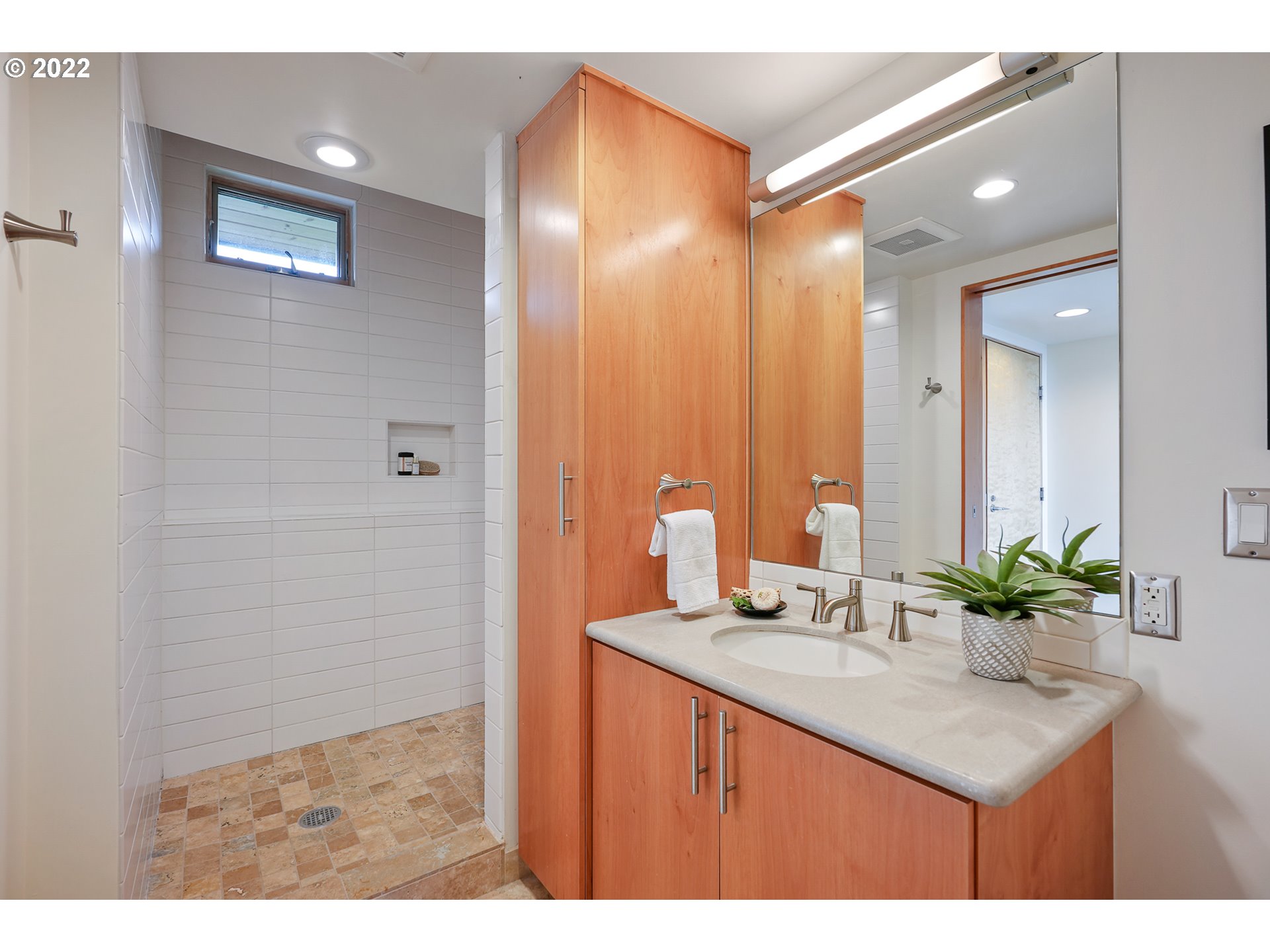 Photo #6: 22449833 Listing 