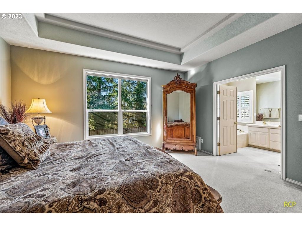Bedroom, Owner's Suite-Main