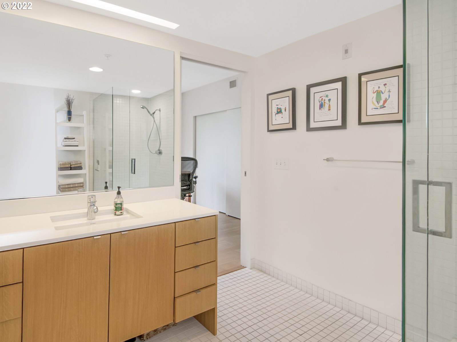 Photo #2: 22454512 Listing 