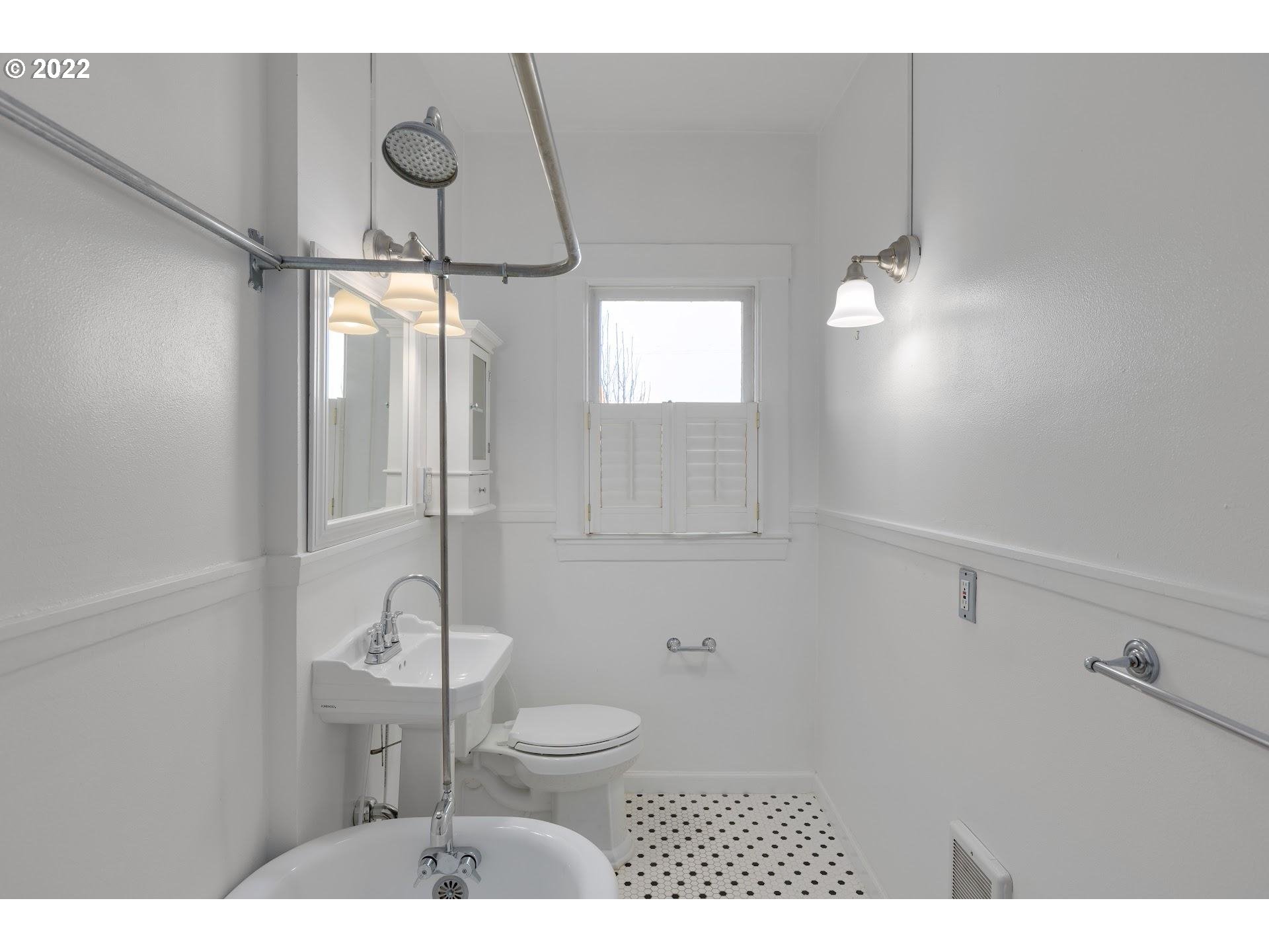 Photo #6: 22469554 Listing 