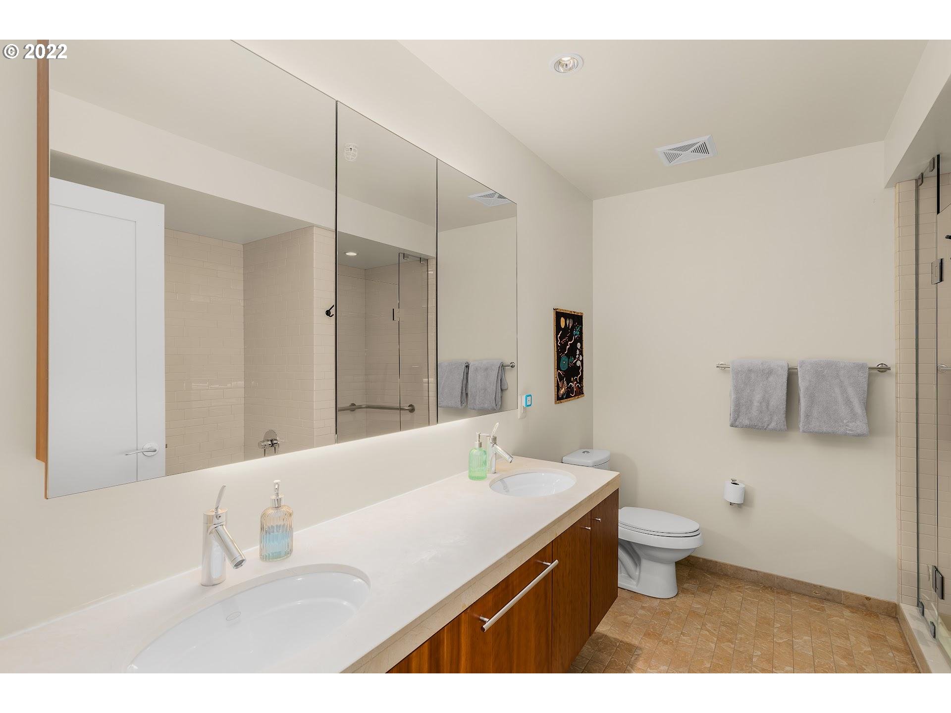 Photo #5: 22474151 Listing 