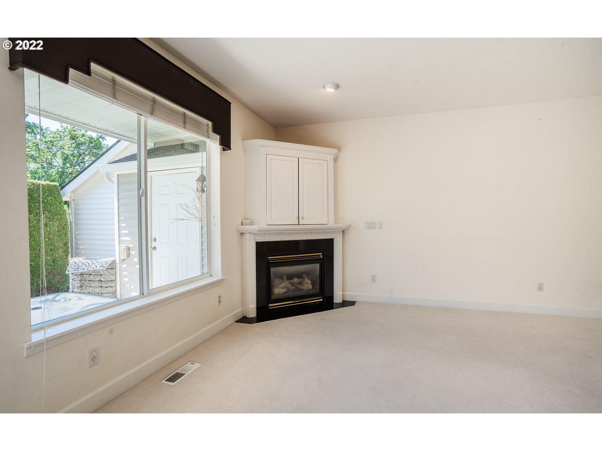 Photo #3: 22475581 Listing 