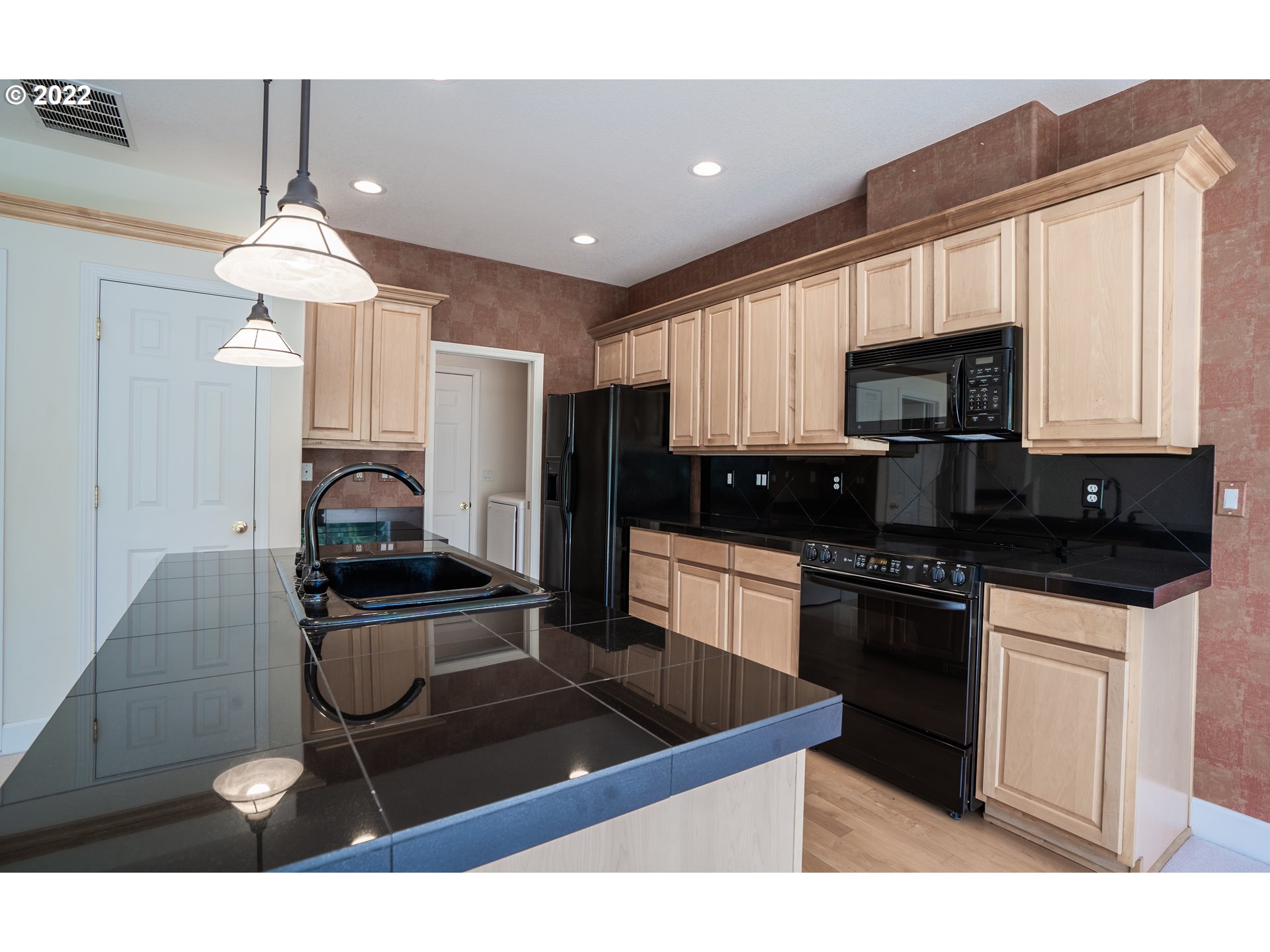 Photo #6: 22475581 Listing 