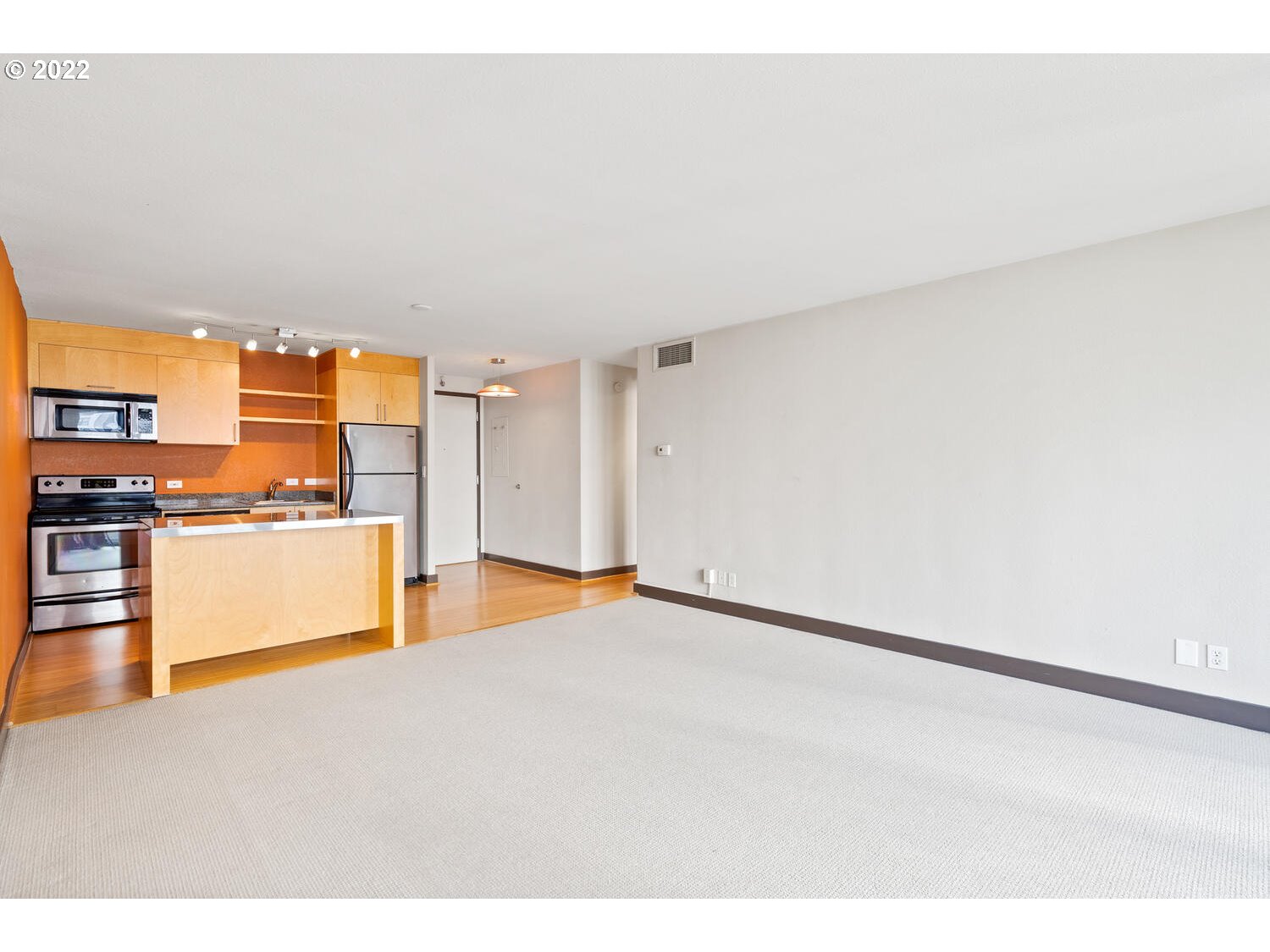 Photo #5: 22478613 Listing 