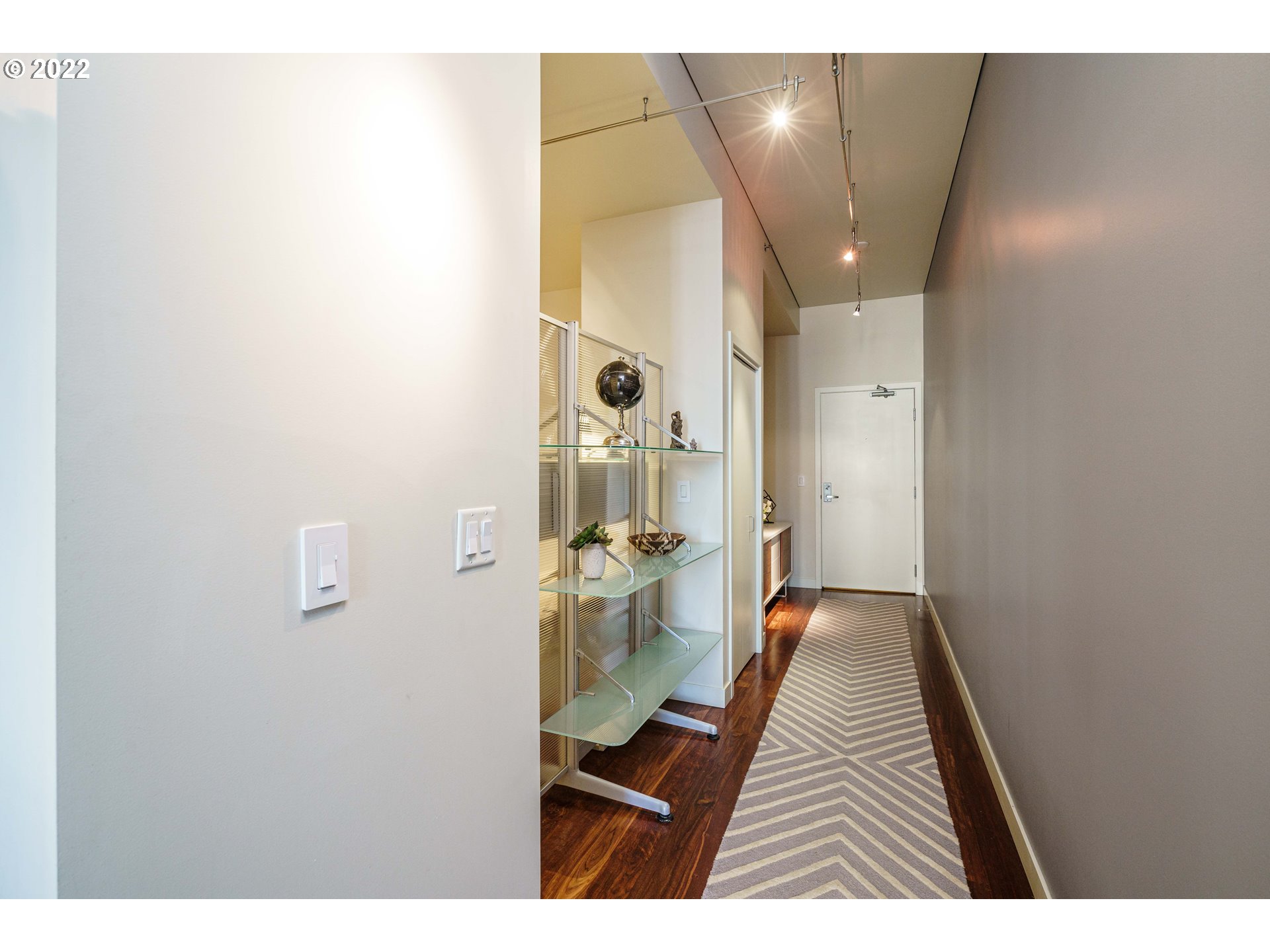 Photo #5: 22484247 Listing 