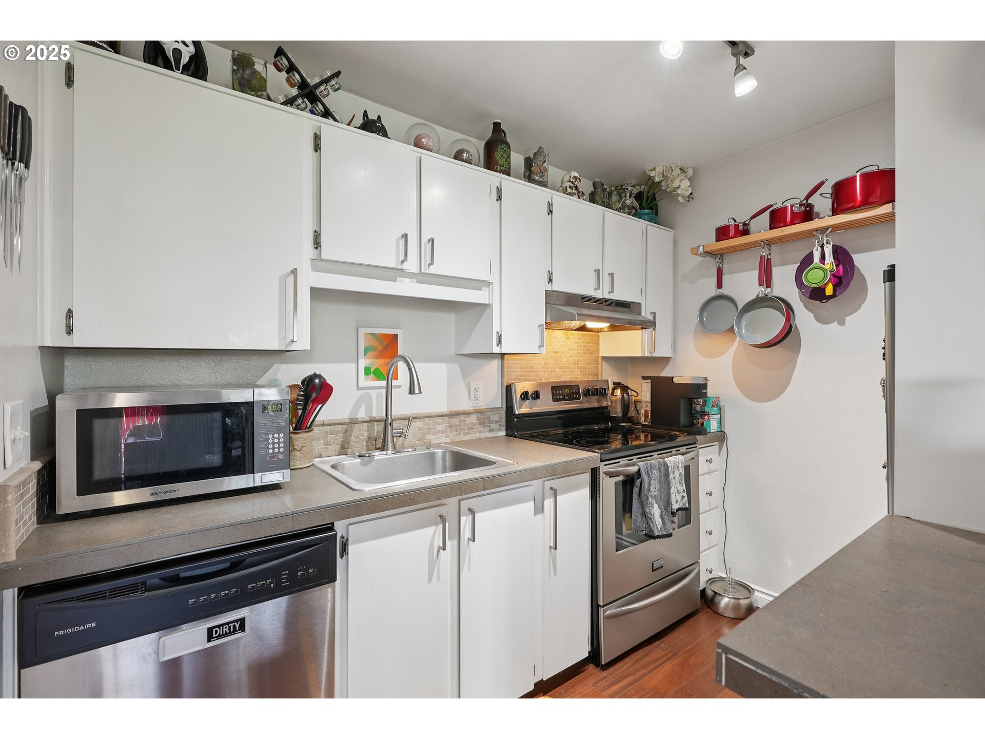 Photo #9: 224932068 Listing: Photo #9