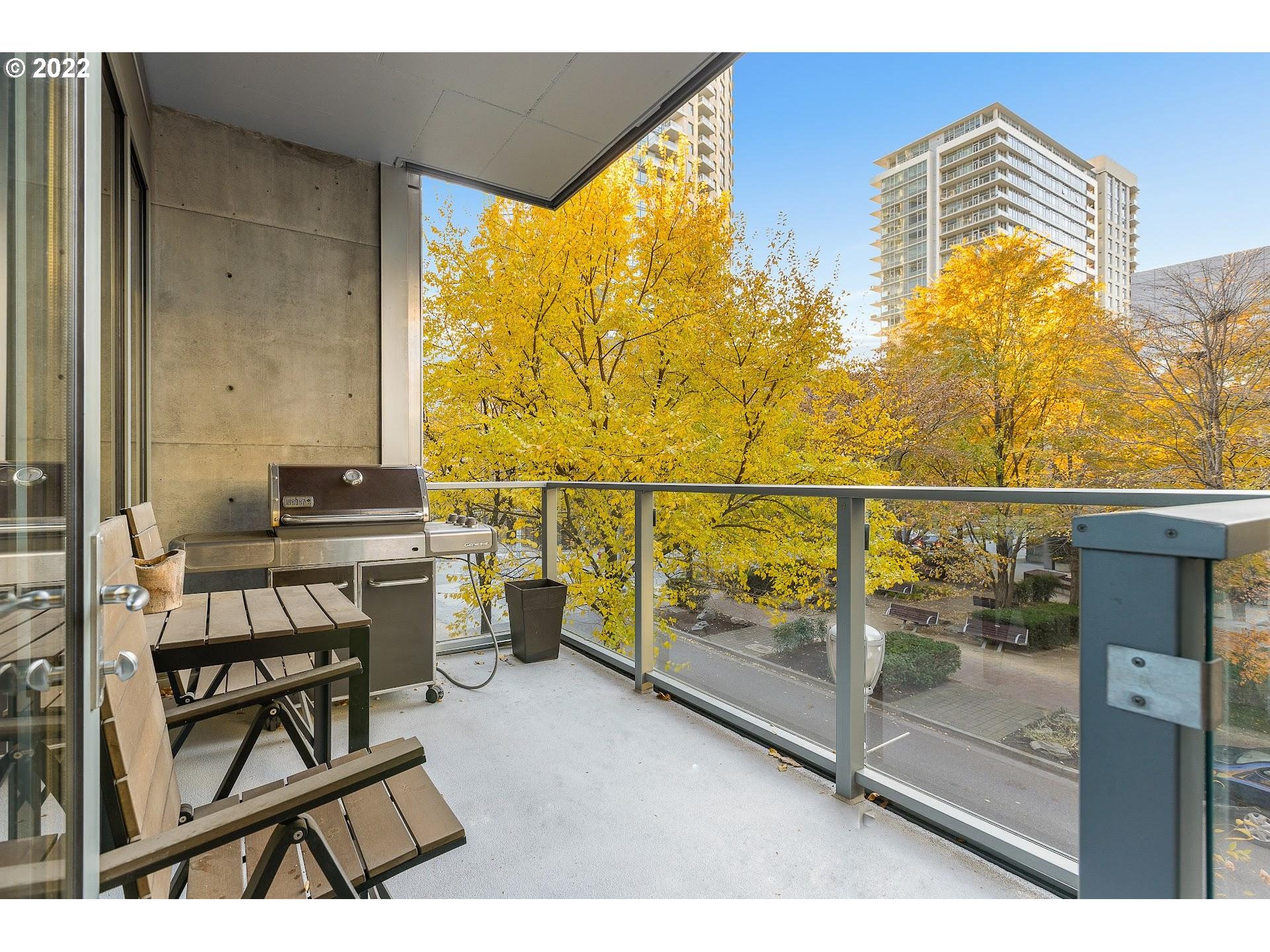 Photo #5: 22498889 Listing 