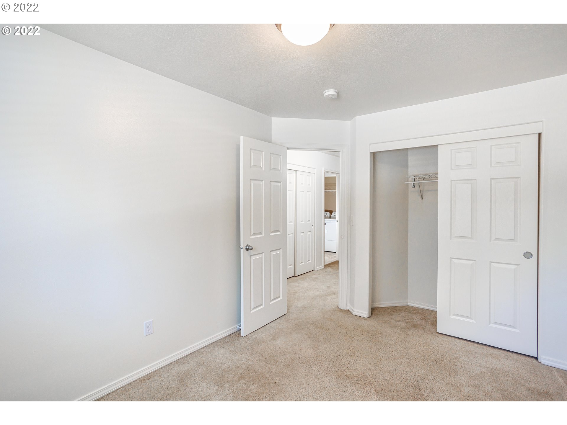 Photo #5: 22499567 Listing 