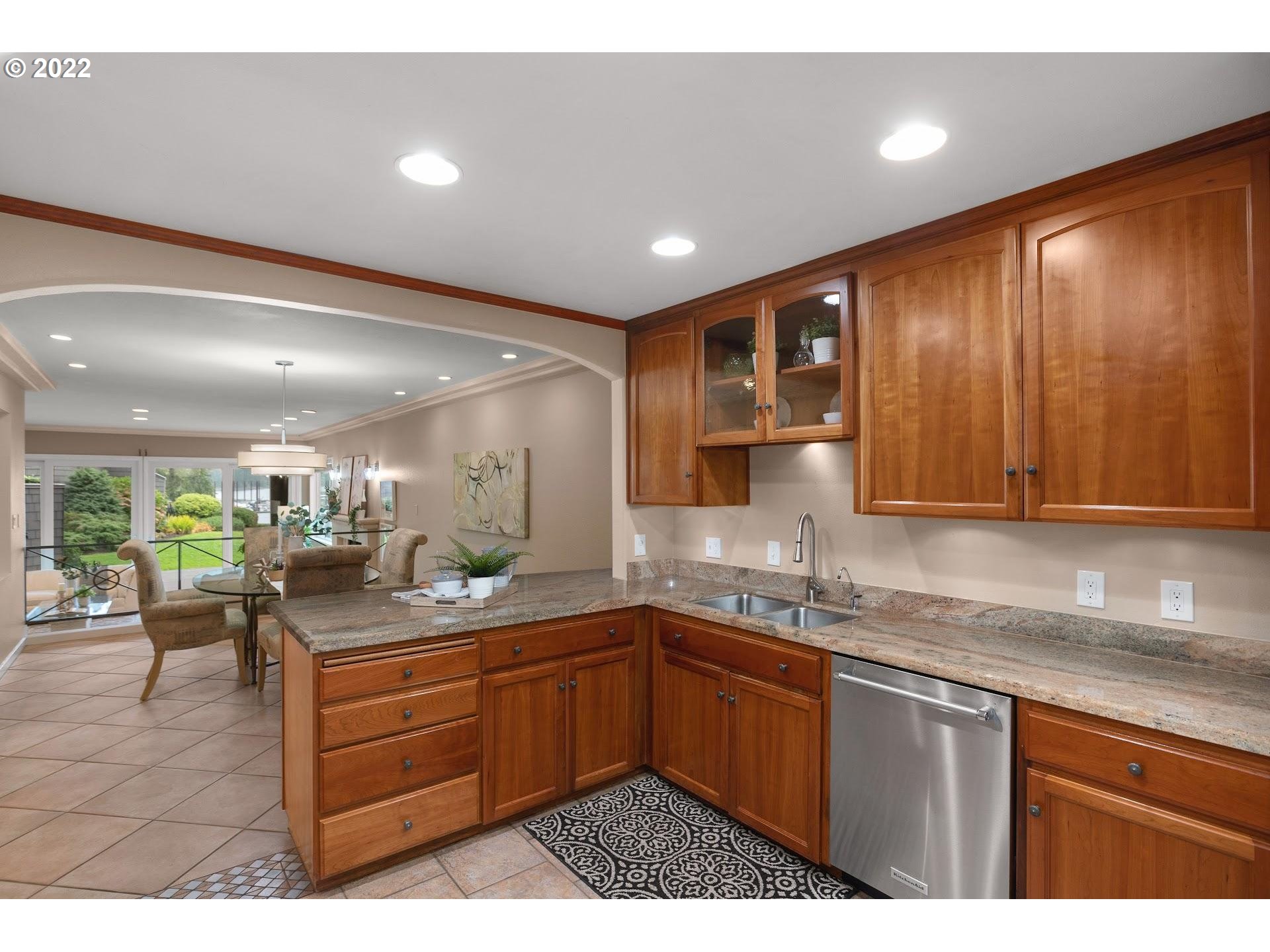 Photo #5: 22501403 Listing 
