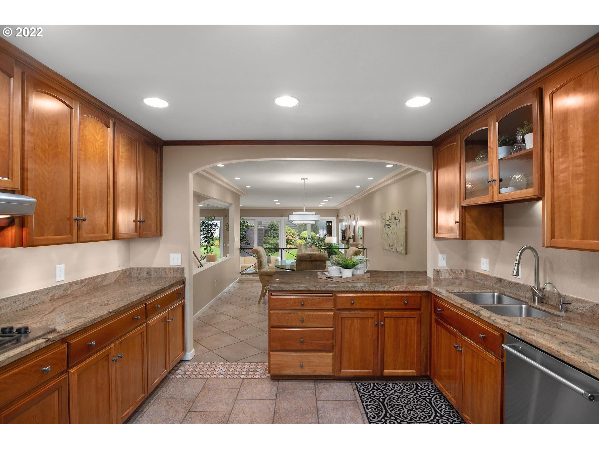 Photo #4: 22501403 Listing 