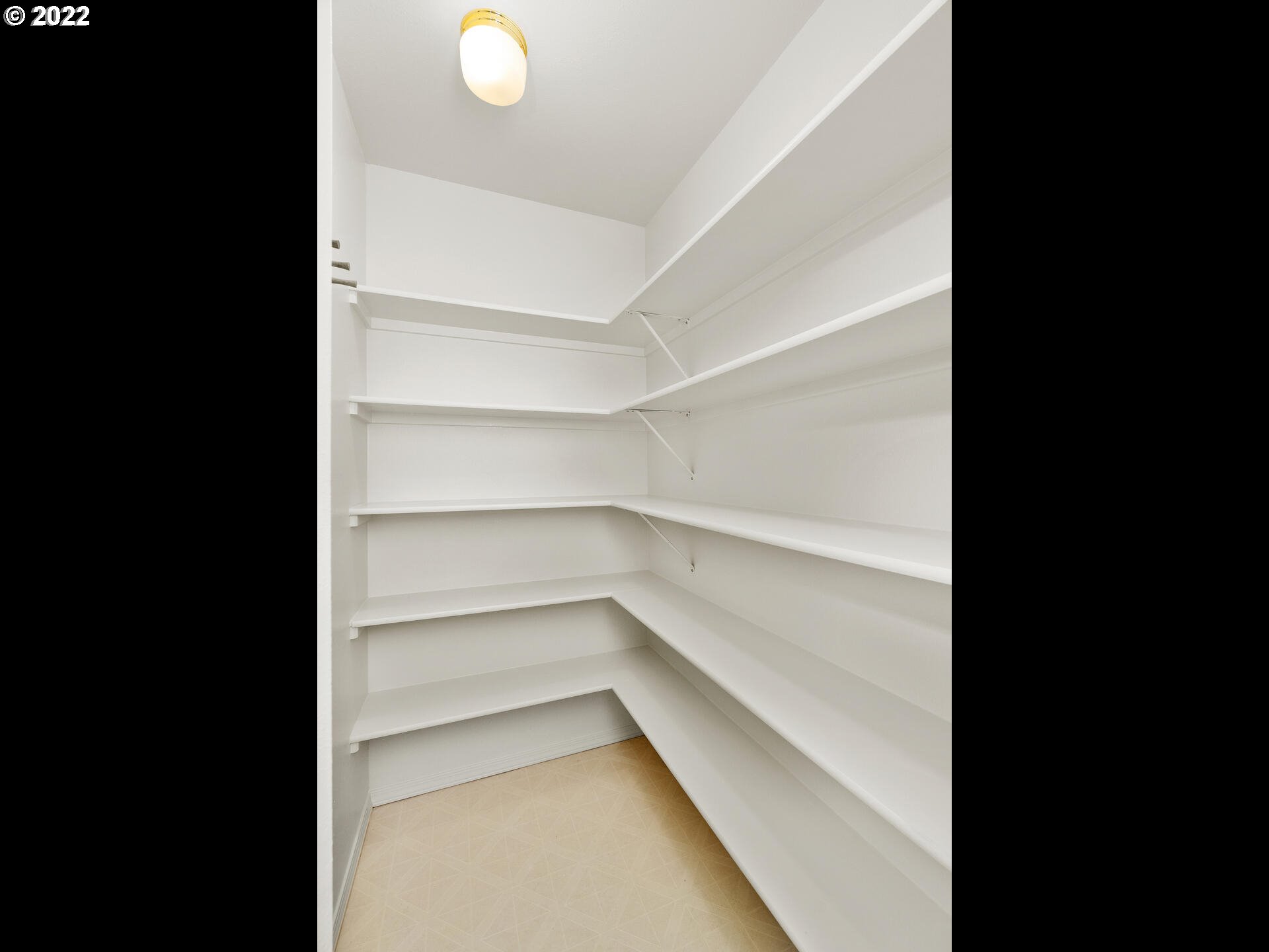 Photo #6: 22501410 Listing 