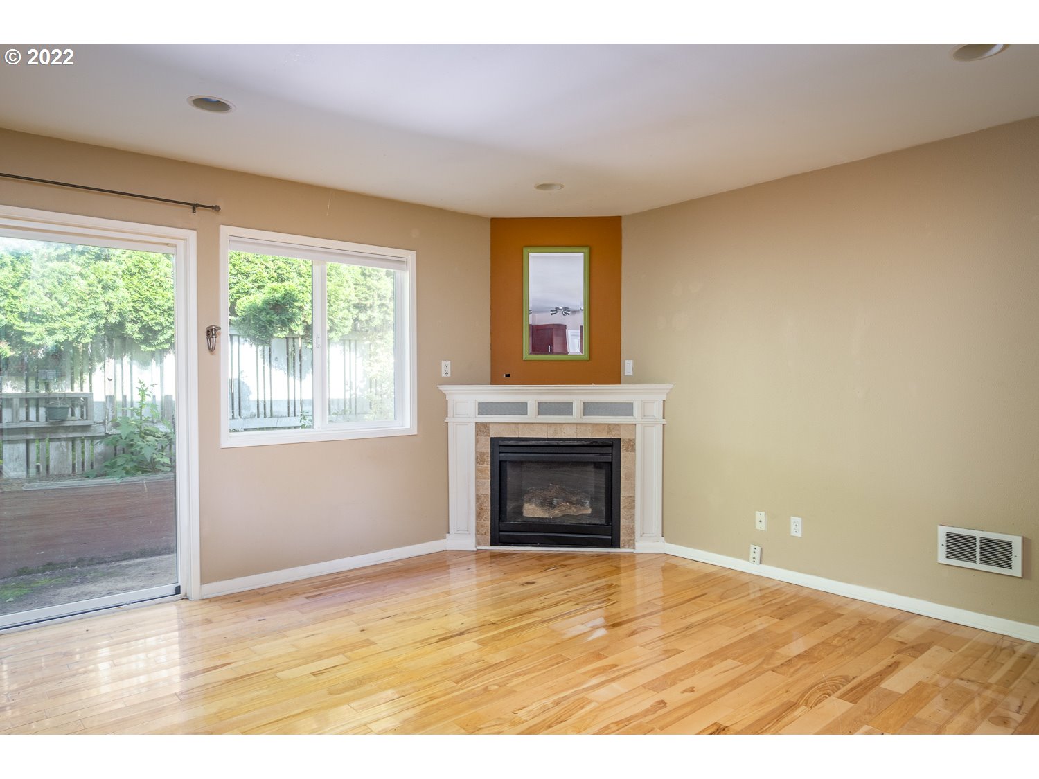 Photo #6: 22503789 Listing 