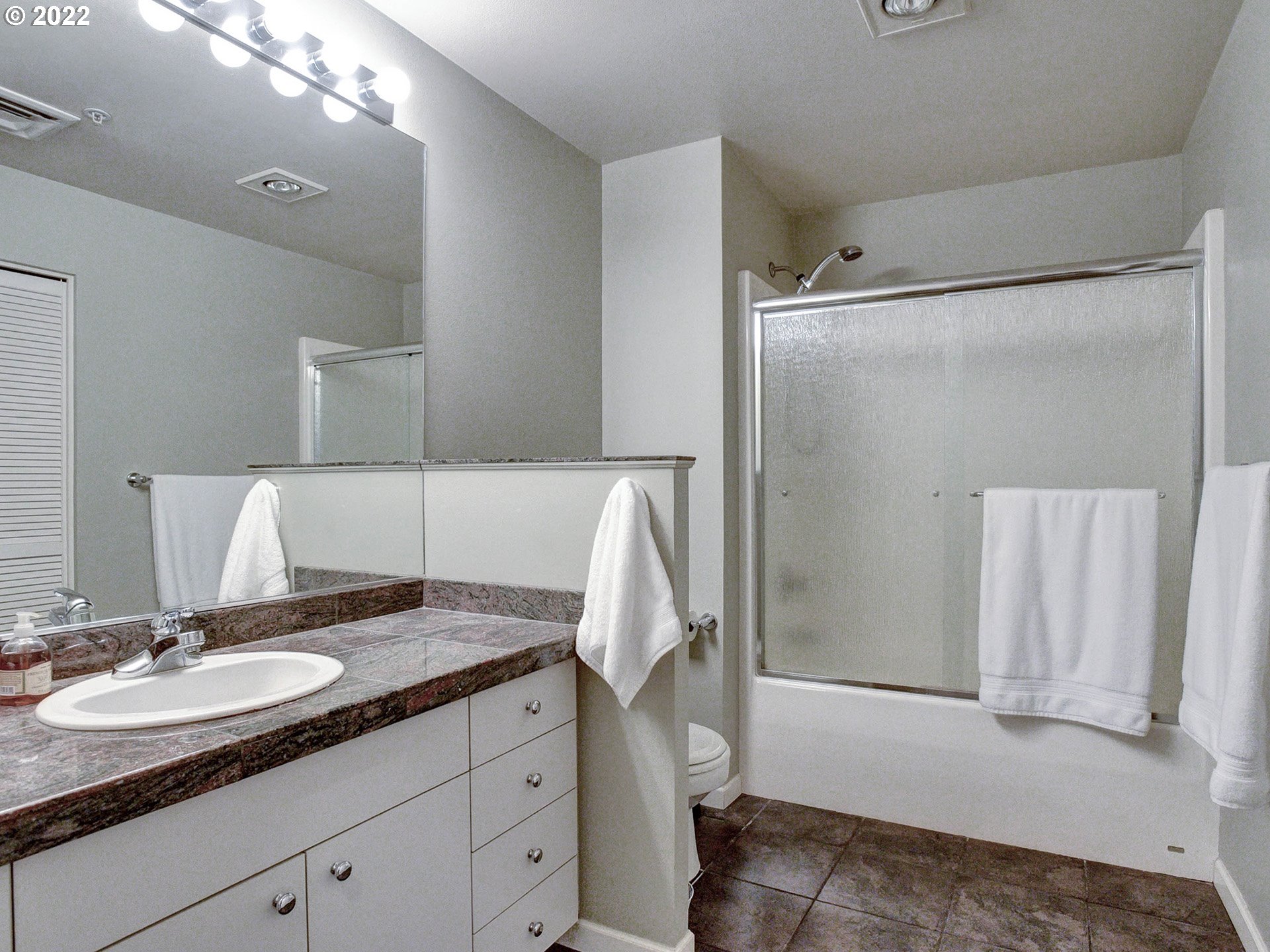Photo #5: 22509560 Listing 