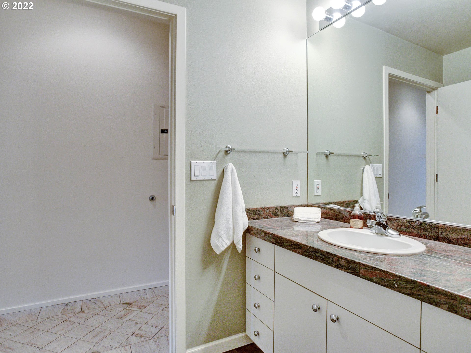Photo #6: 22509560 Listing 