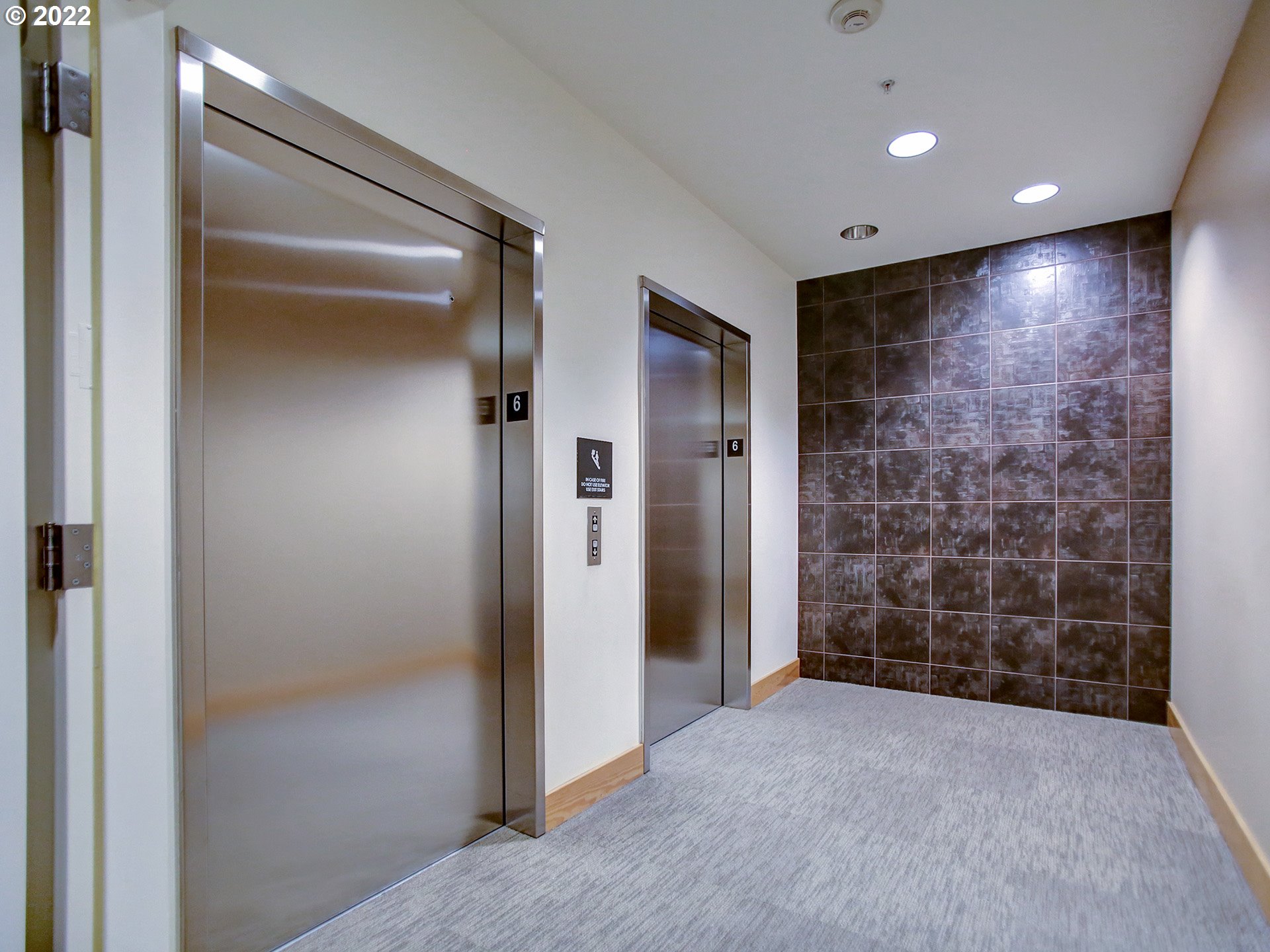 Photo #2: 22512405 Listing 