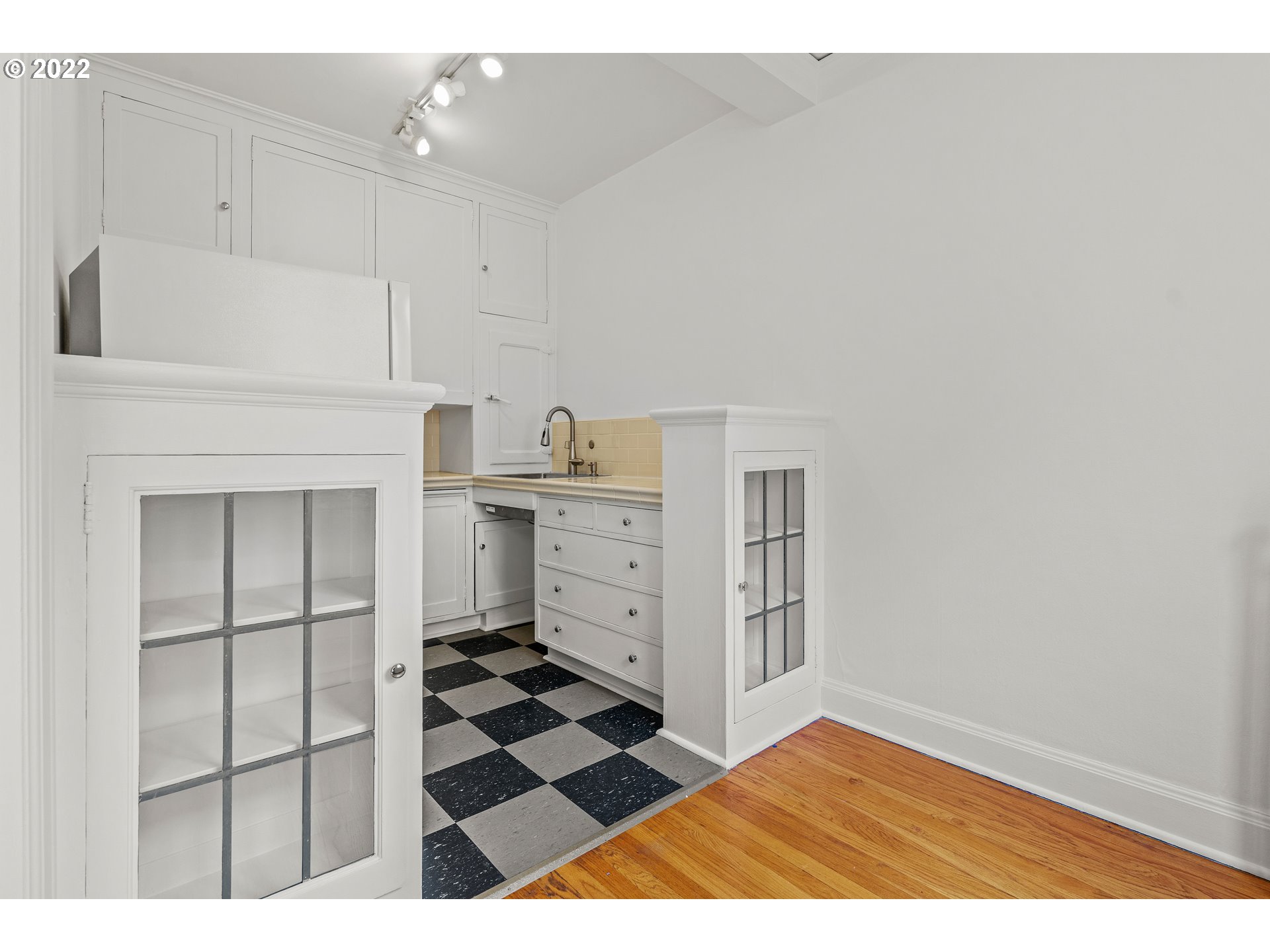 Photo #6: 22514346 Listing 