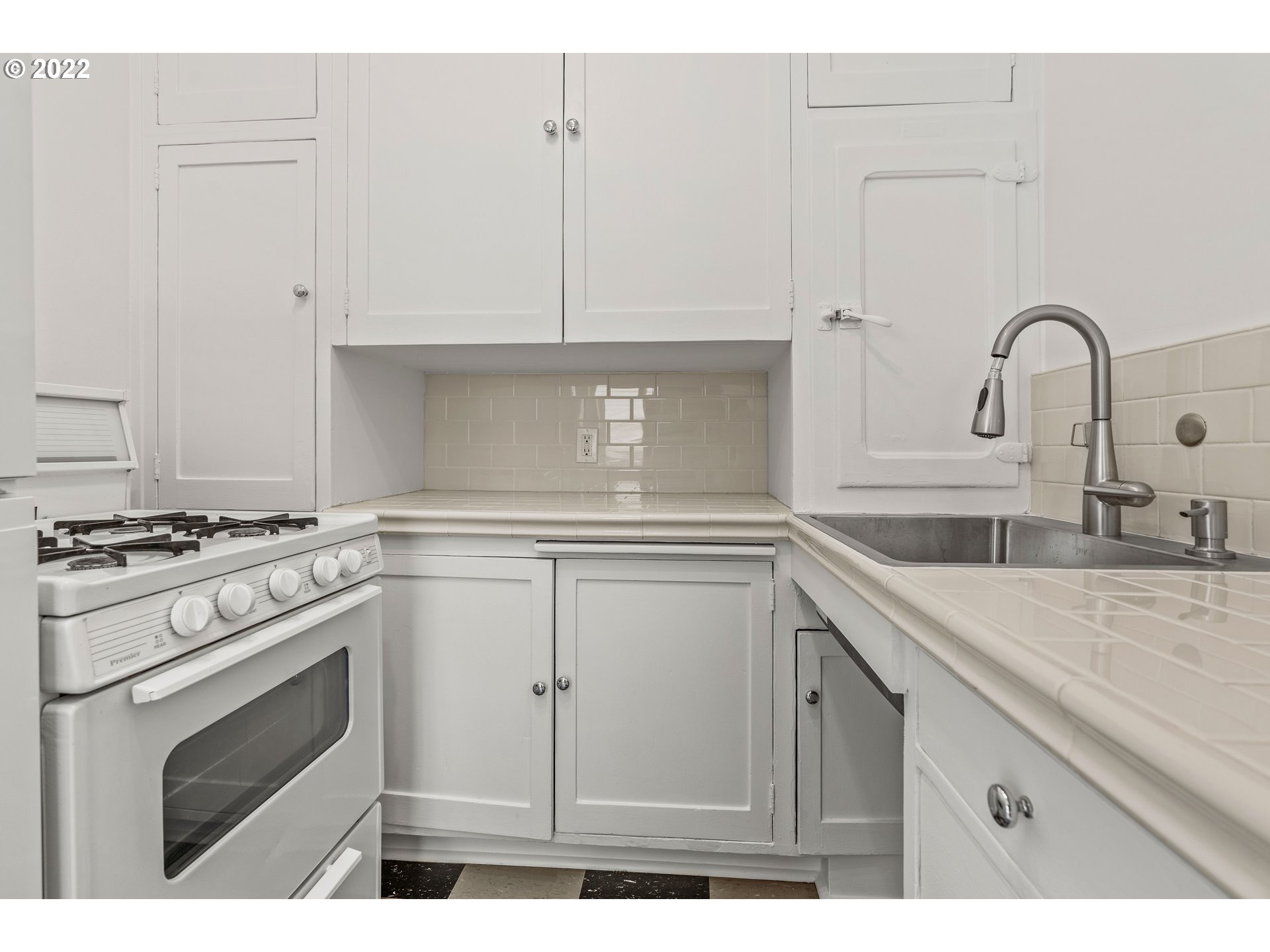 Photo #4: 22514346 Listing 