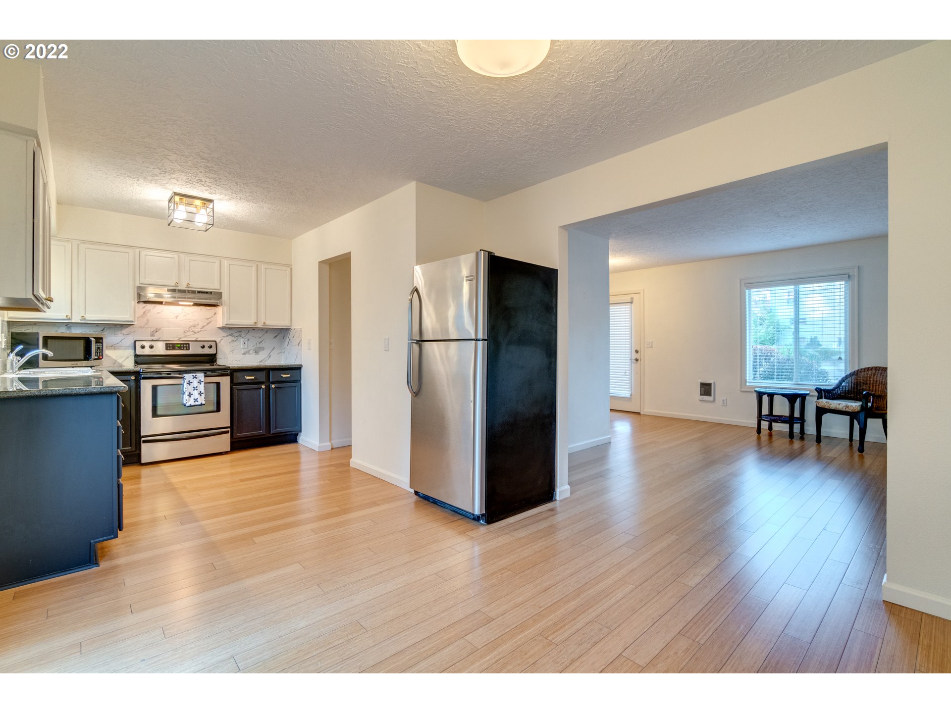 Photo #5: 22519383 Listing 