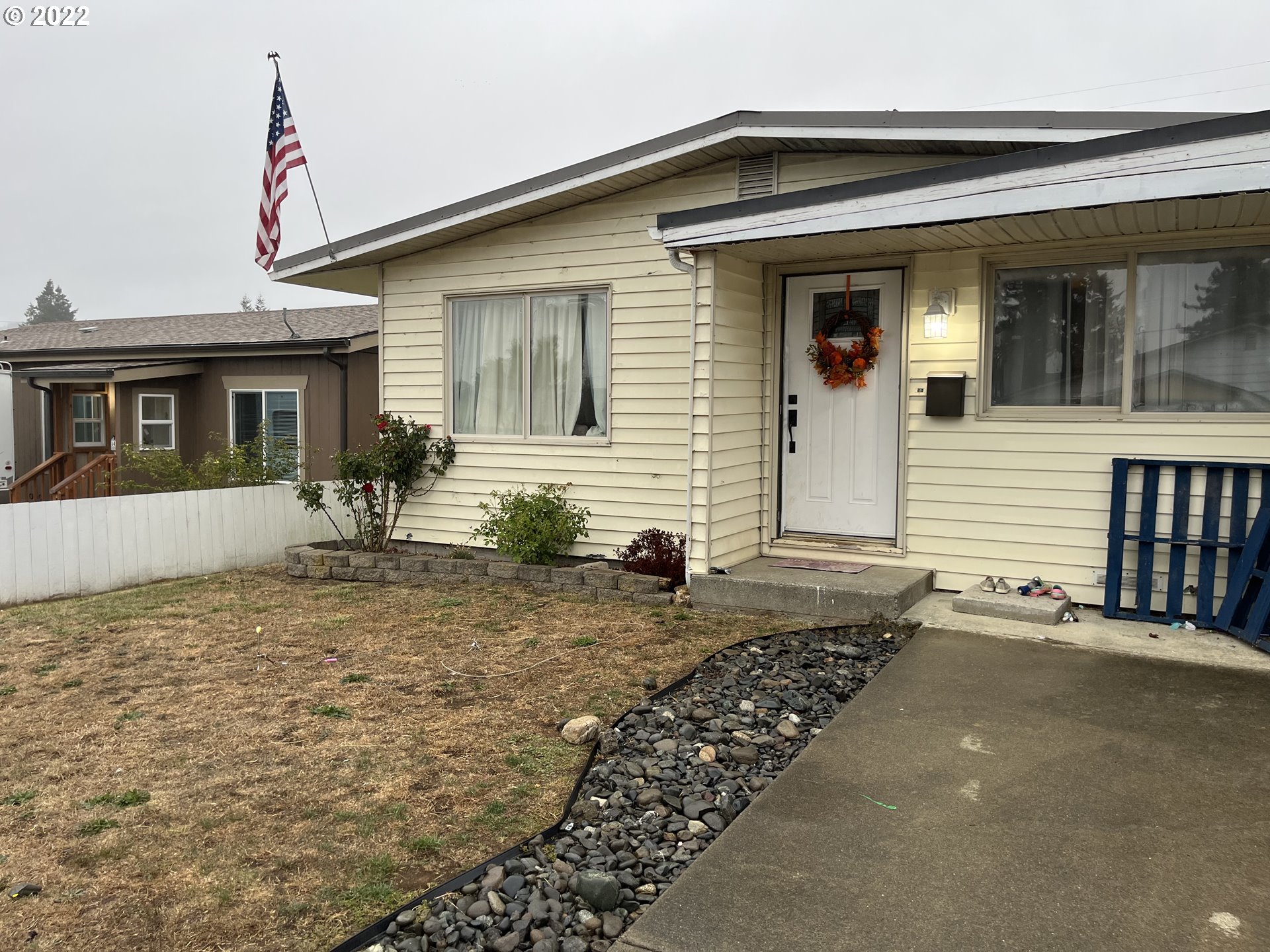 566 E 11TH PL, Coquille, OR 97423