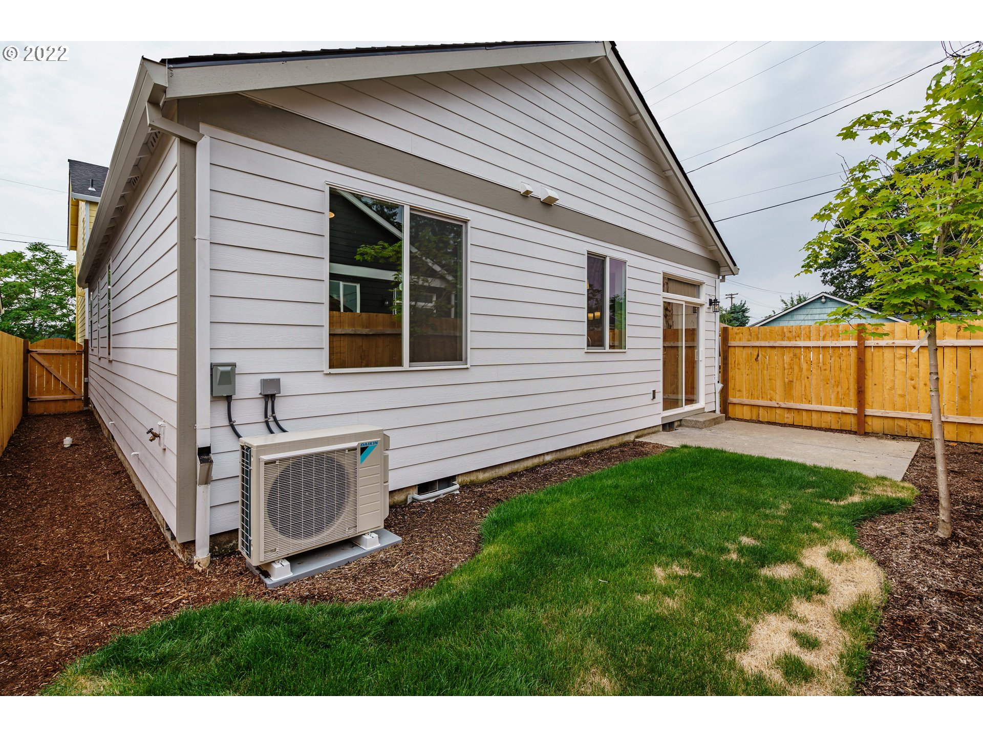 Photo #6: 22523913 Listing 