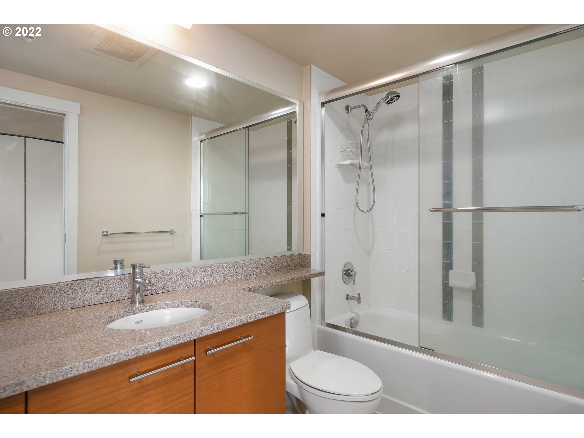 Photo #2: 22528684 Listing 