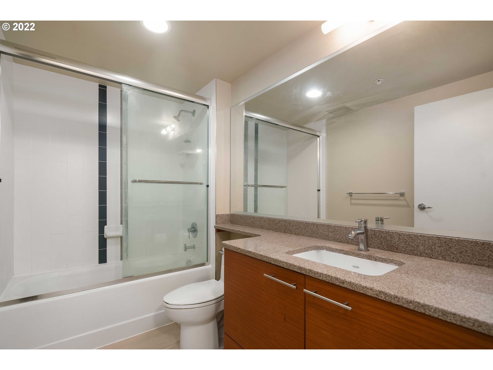 Photo #5: 22528684 Listing 