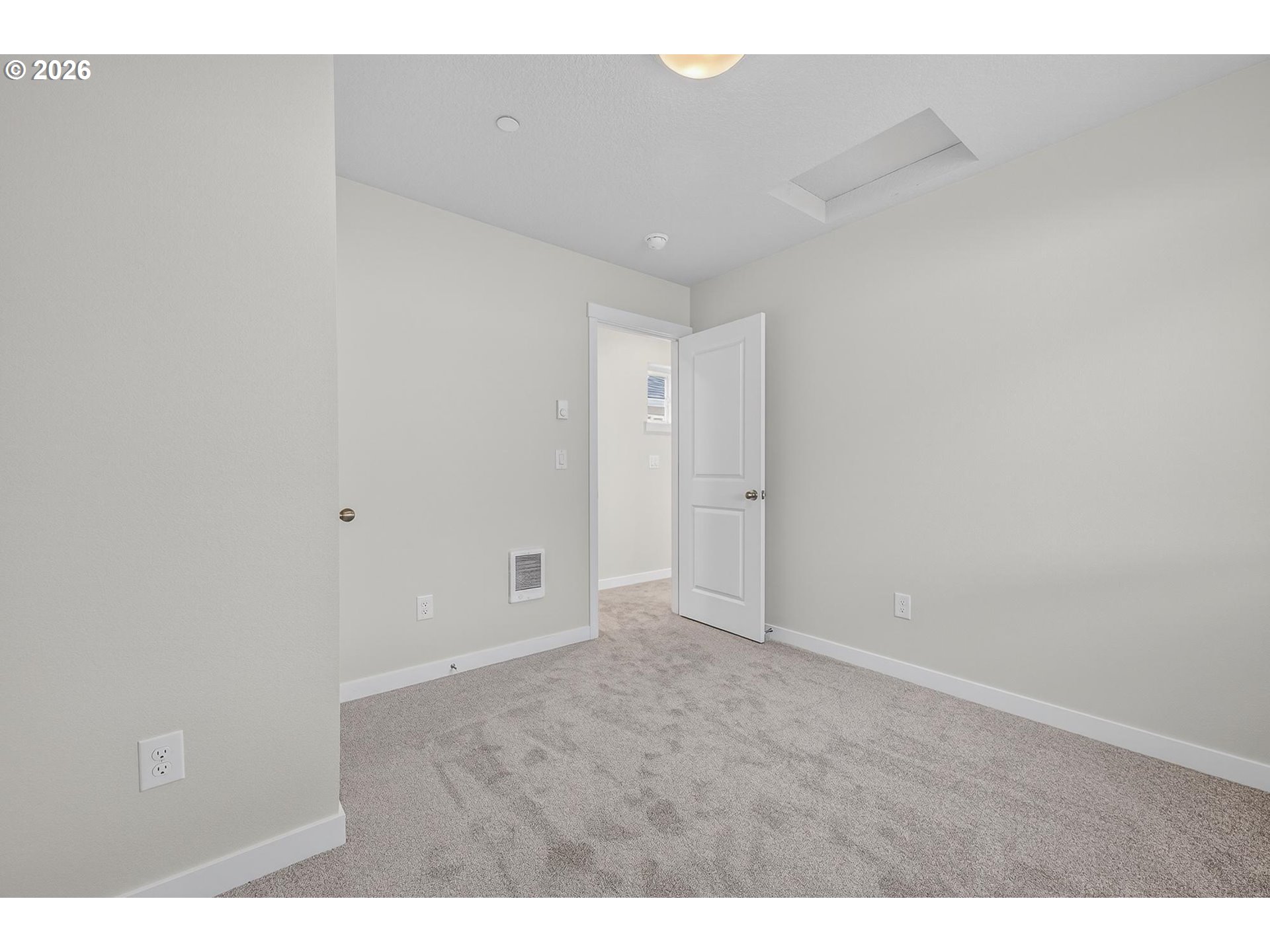 Photo #18: 225299844 Listing: Photo #18