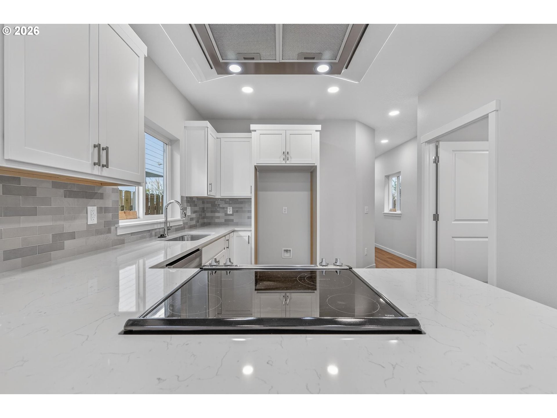 Photo #6: 225299844 Listing: Photo #6