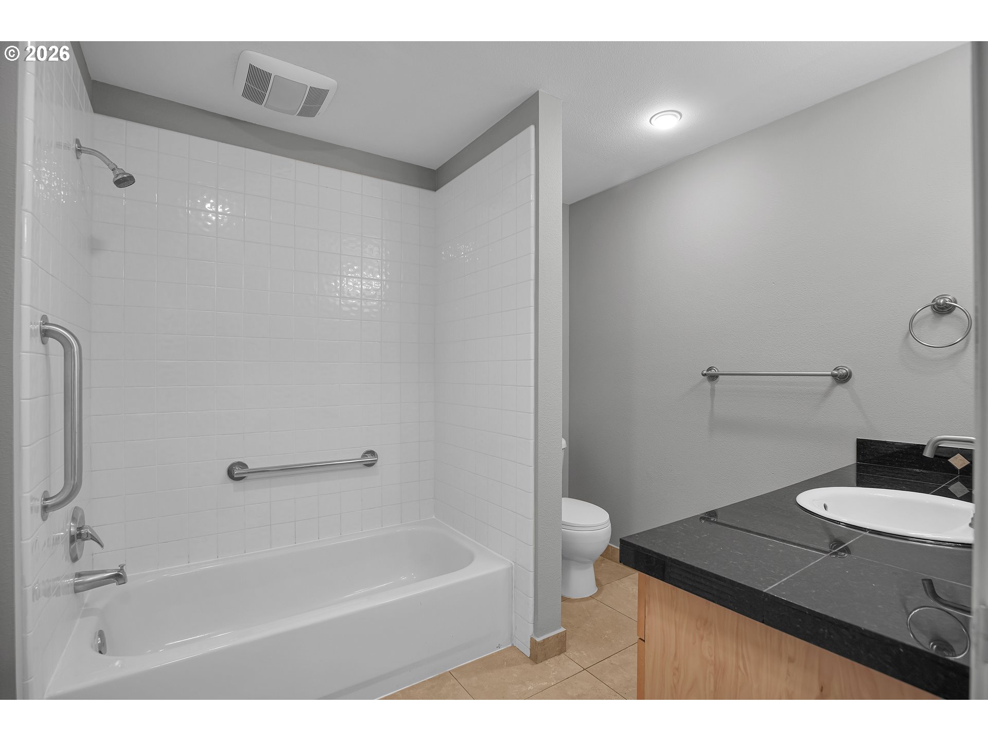 Photo #3: 225301041 Listing: Photo #3