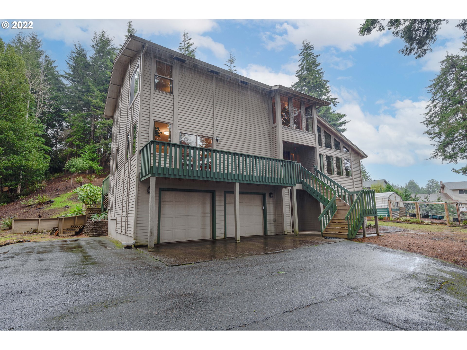 2395 PONY CREEK RD, North Bend, OR 97459