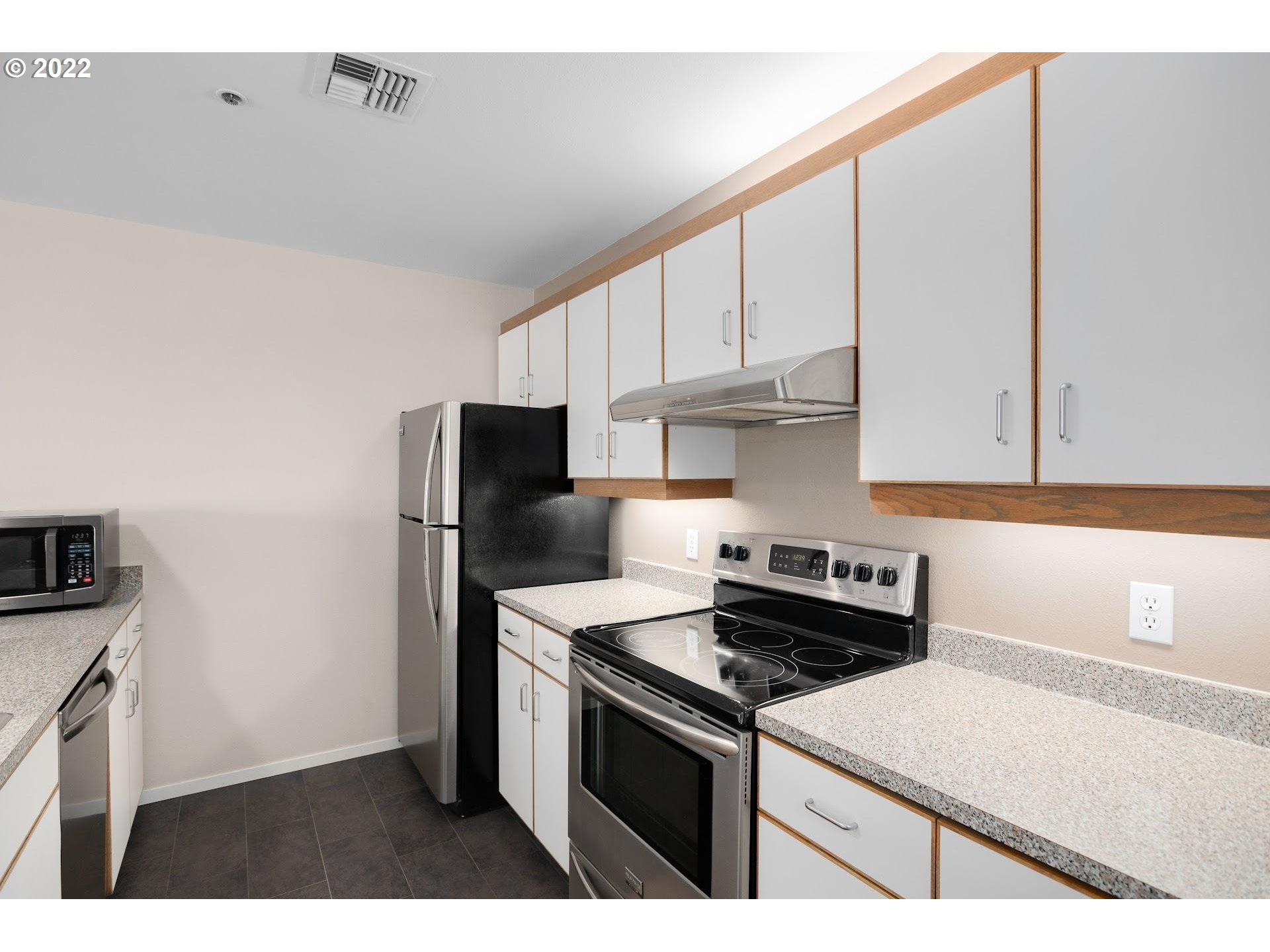 Photo #5: 22534034 Listing 