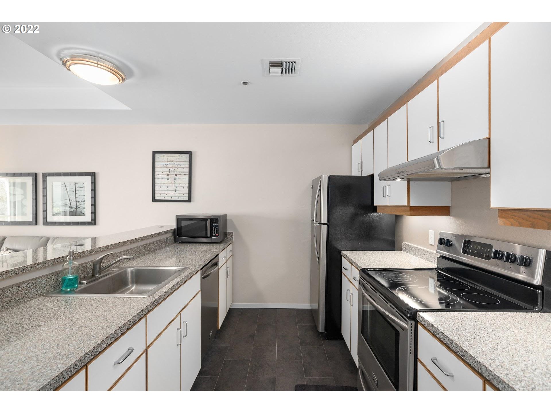 Photo #3: 22534034 Listing 