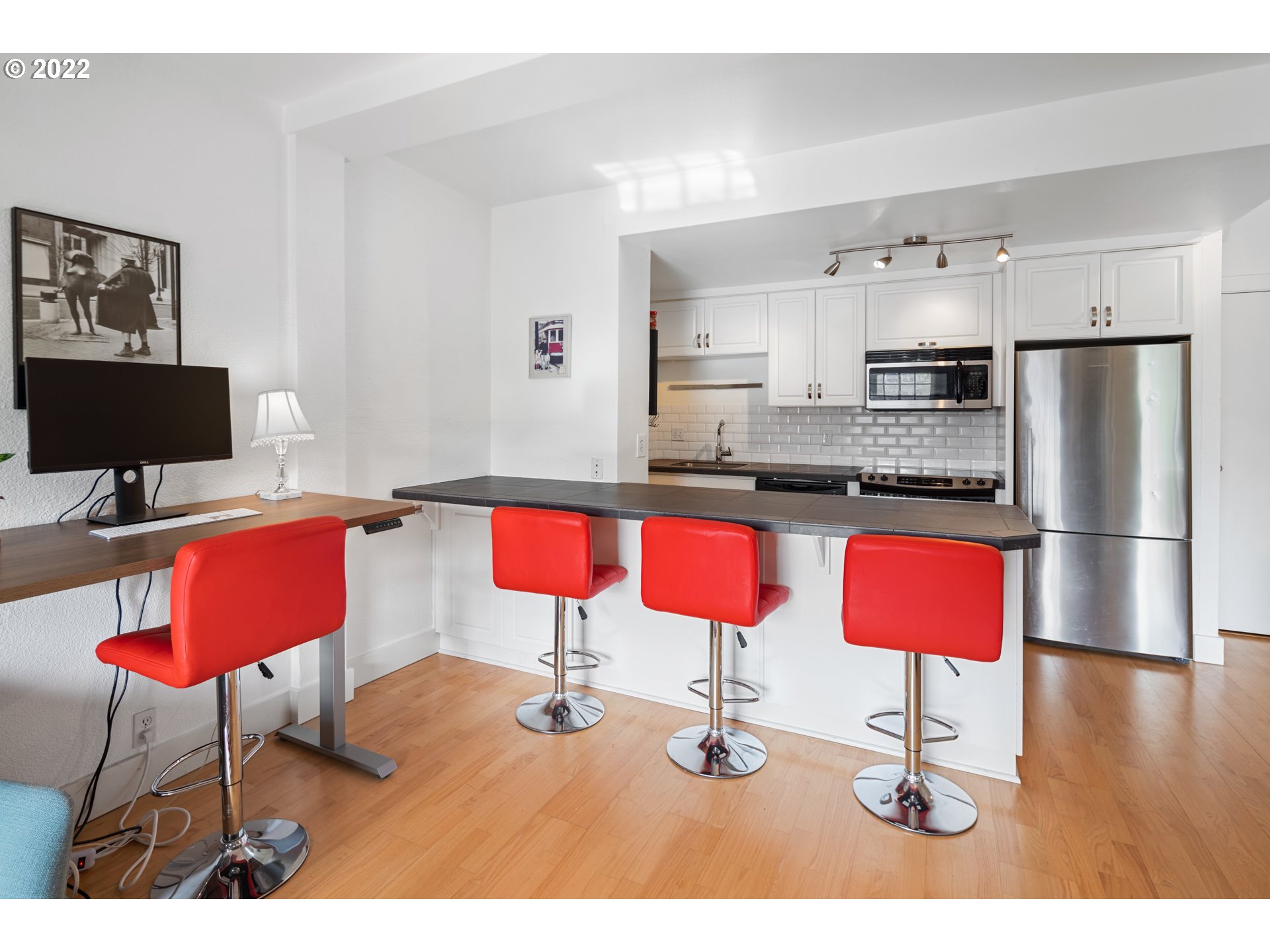 Photo #3: 22535908 Listing 