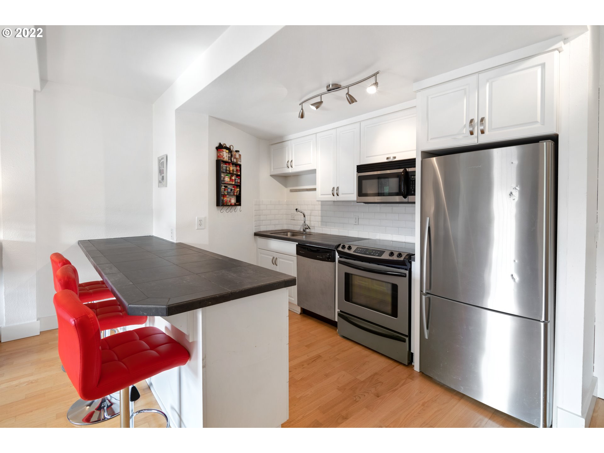 Photo #4: 22535908 Listing 