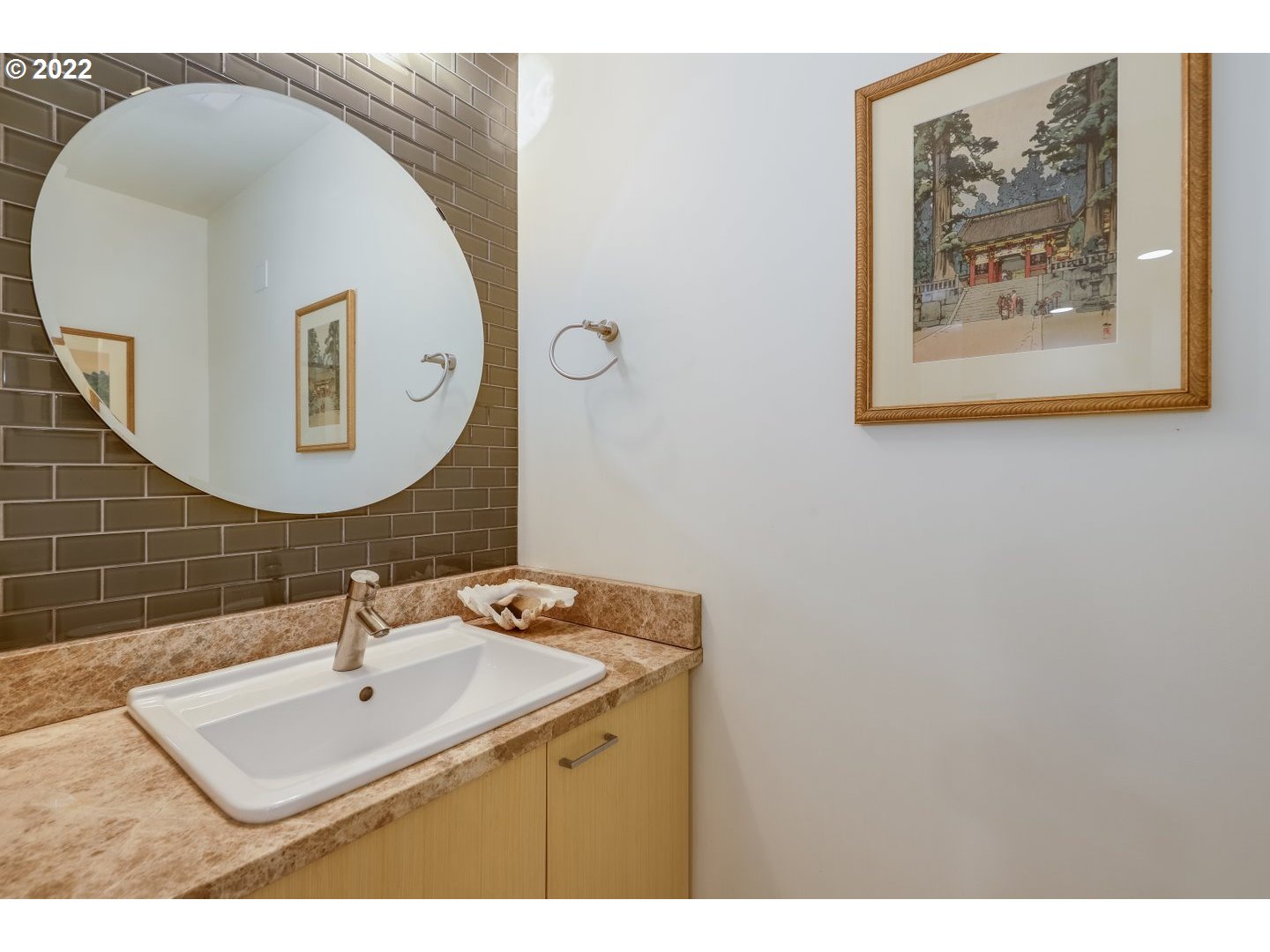 Photo #5: 22537961 Listing 