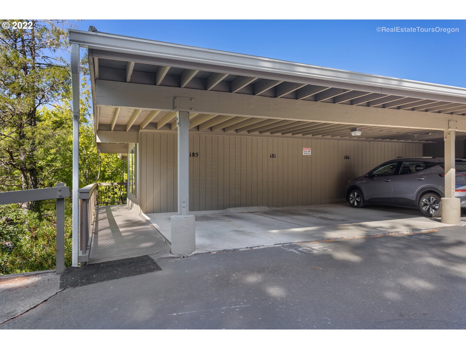 Photo #2: 22558984 Listing 