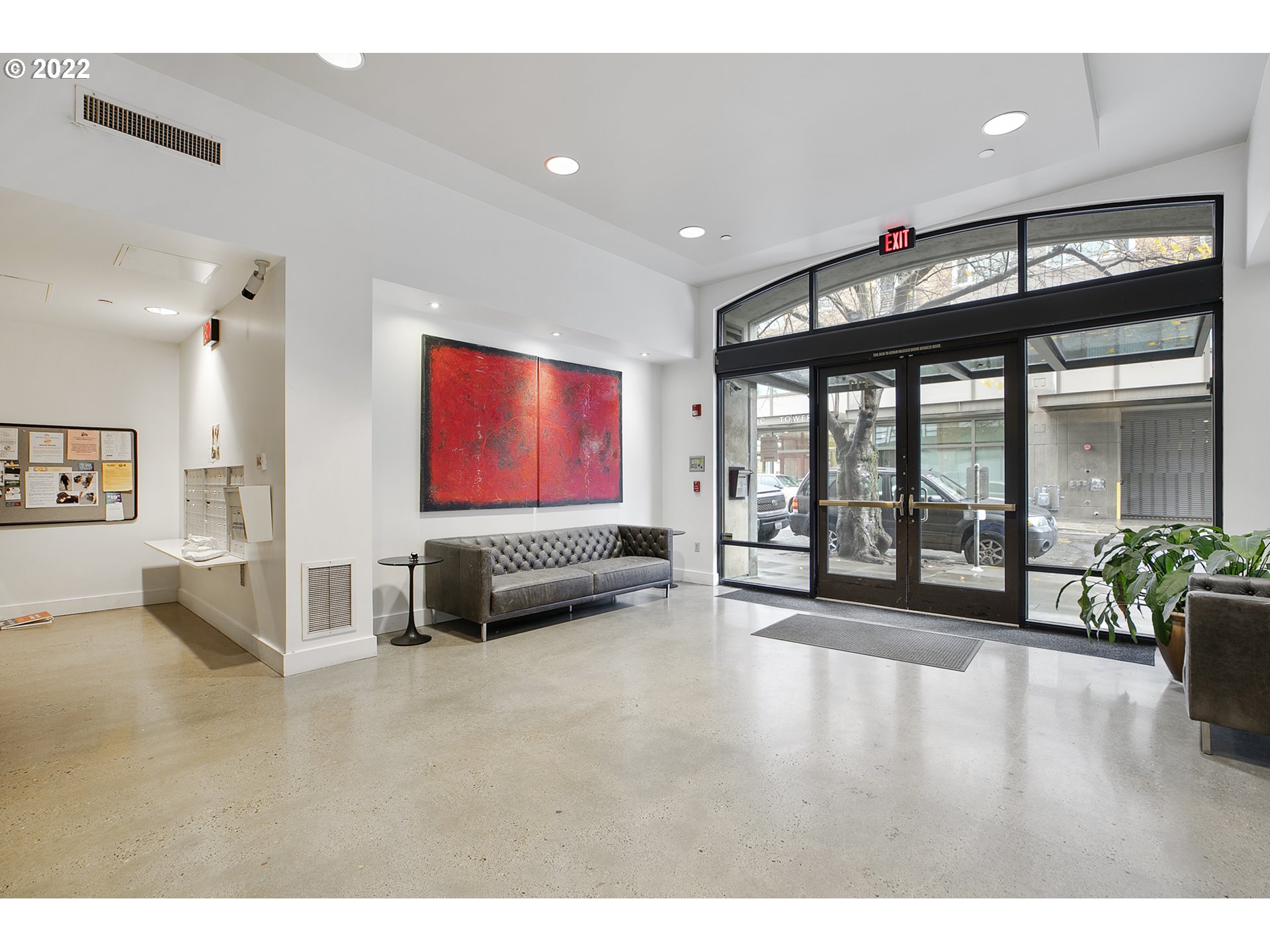 Photo #5: 22559729 Listing 