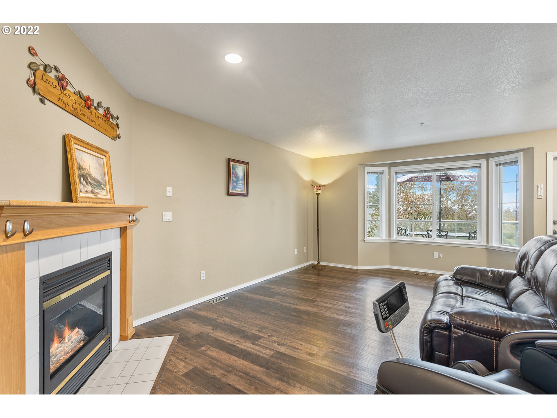 Photo #2: 22563373 Listing 