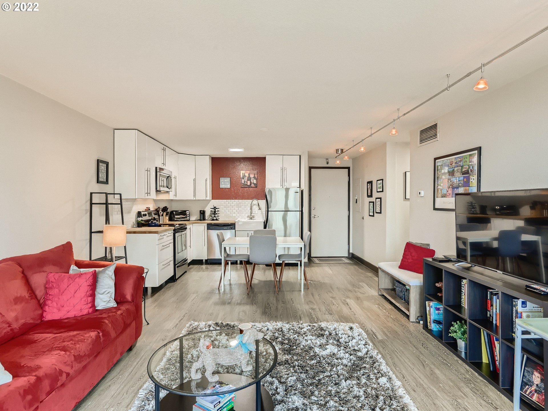 Photo #5: 22563798 Listing 