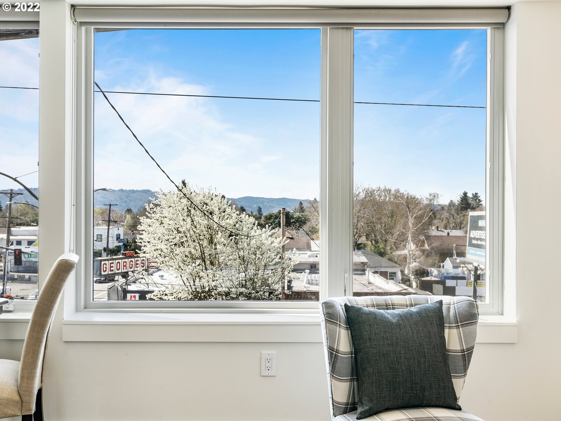 Photo #6: 22567546 Listing 