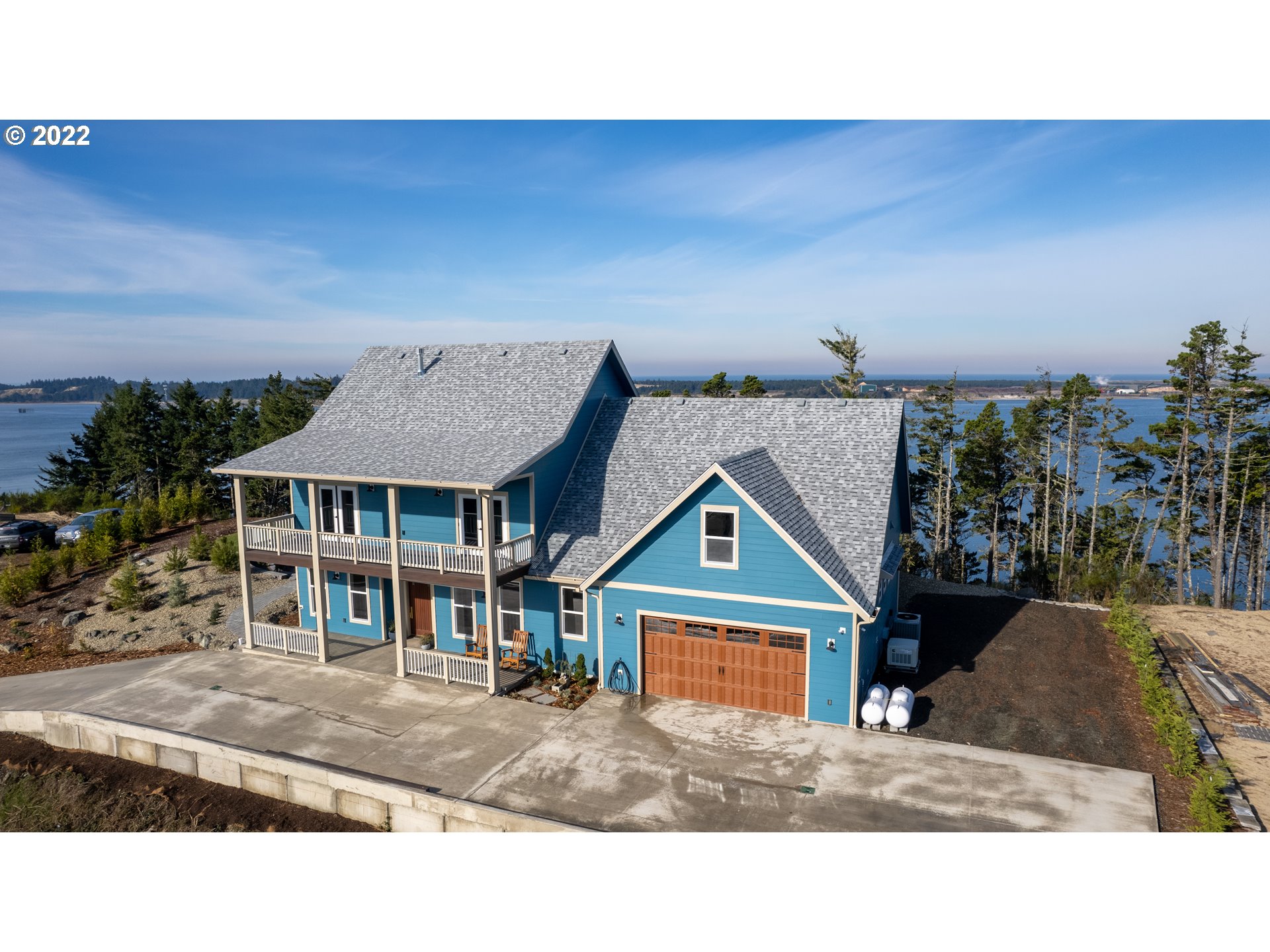 516 TAYLOR AVE, Coos Bay, OR 97420