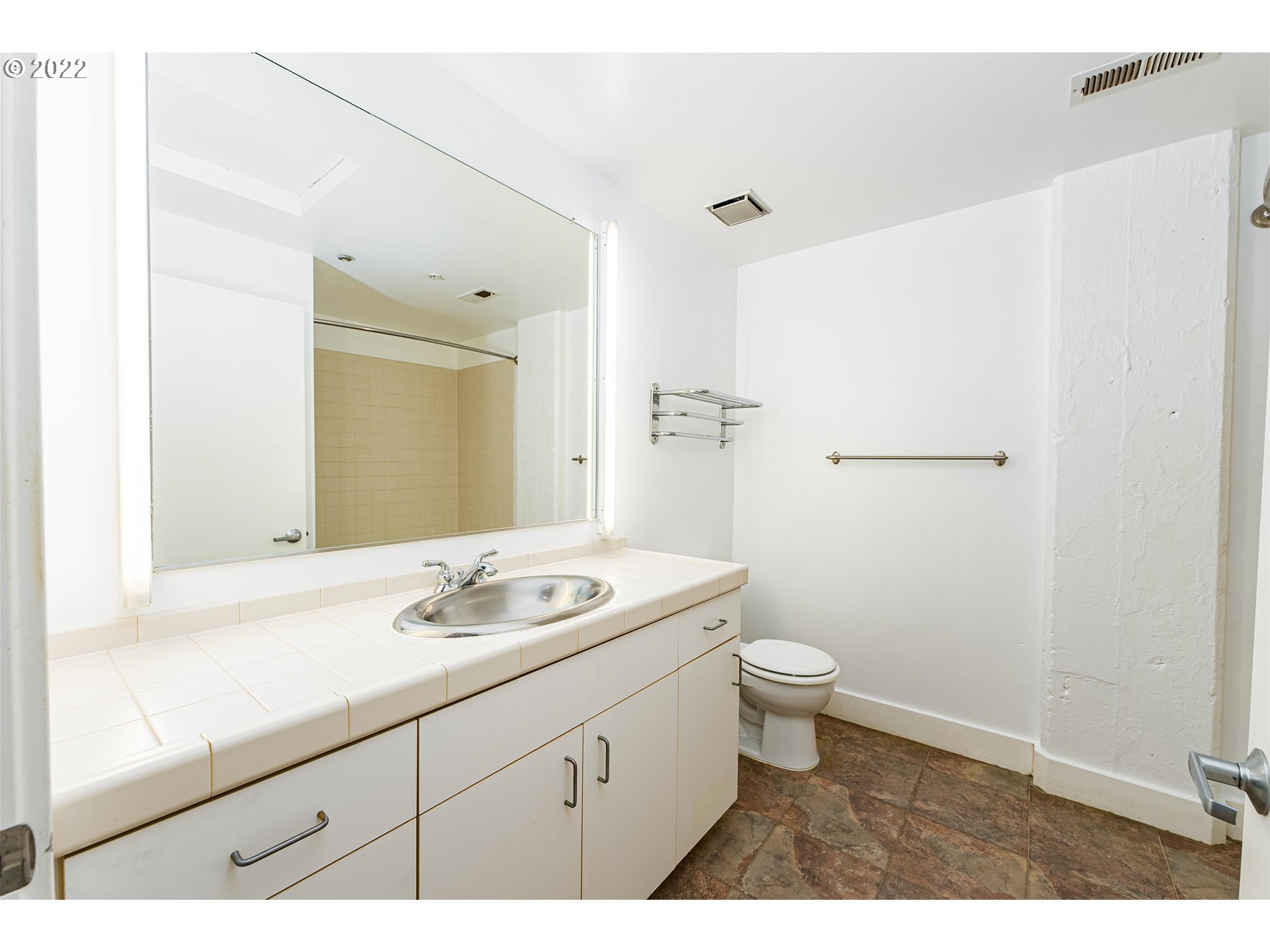 Photo #5: 22582114 Listing 