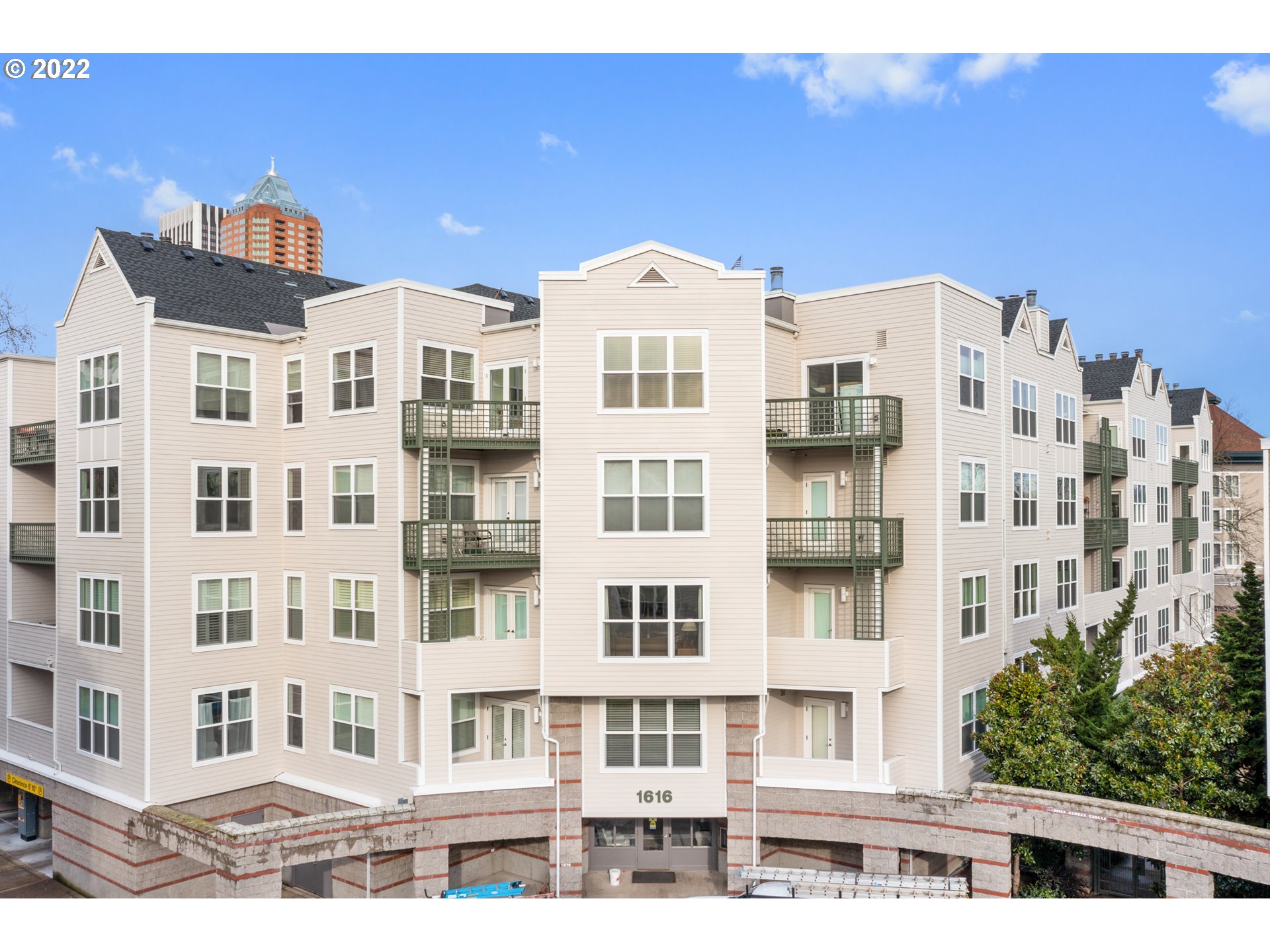 Photo #4: 22585588 Listing 