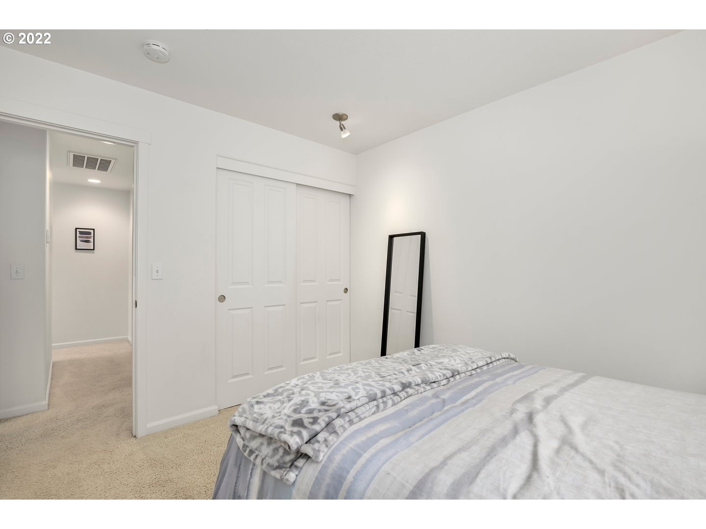 Photo #5: 22591778 Listing 