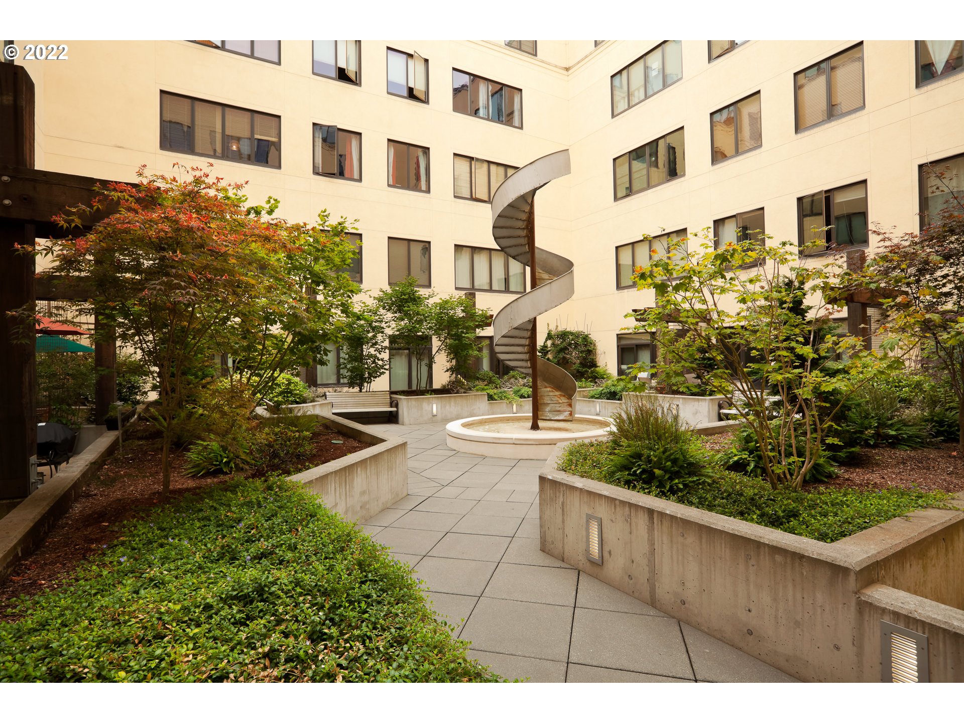 Photo #2: 22592711 Listing 