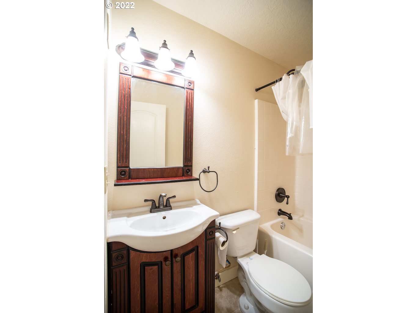 Photo #2: 22593826 Listing 