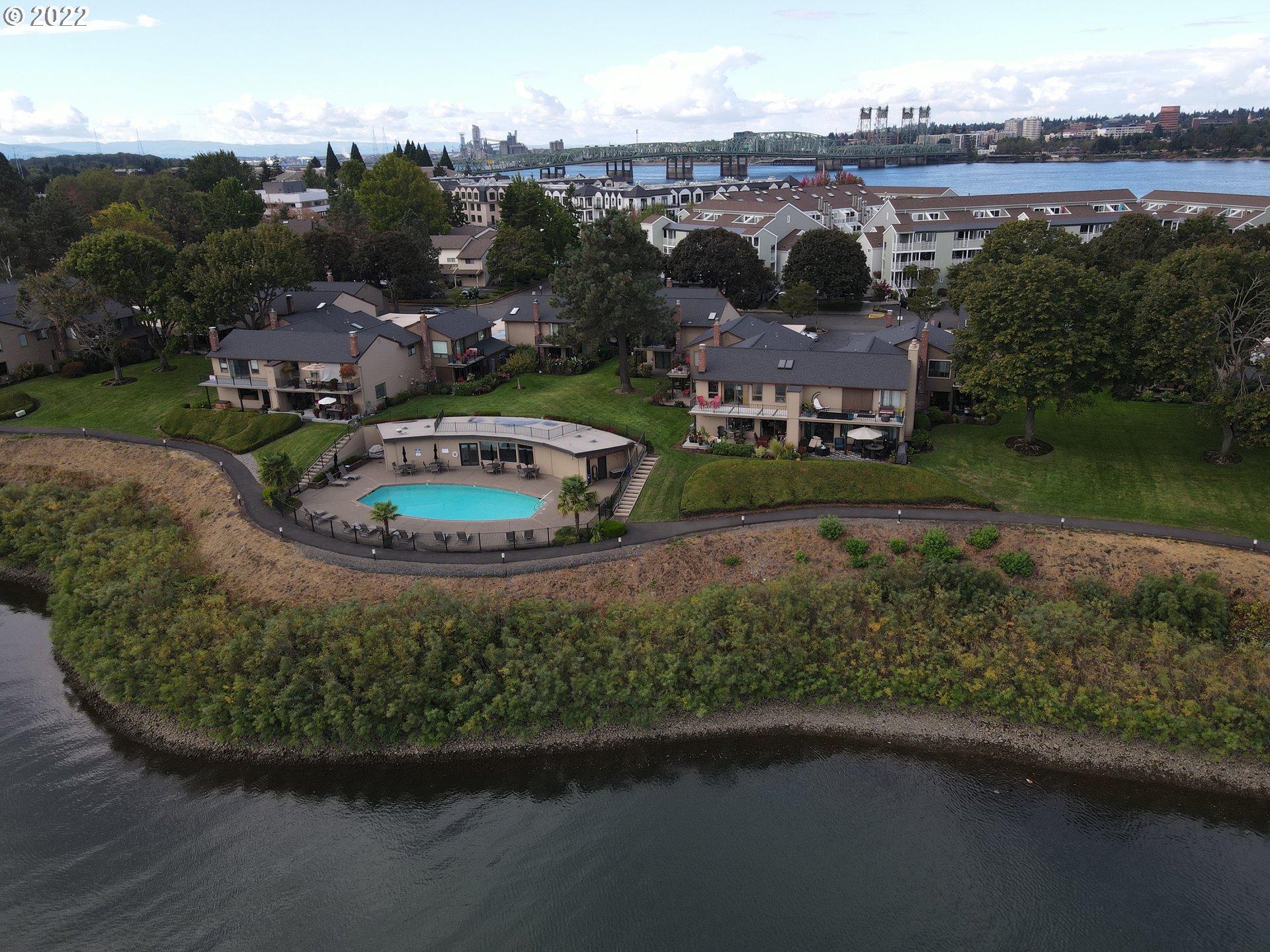 Photo #3: 22602976 Listing 