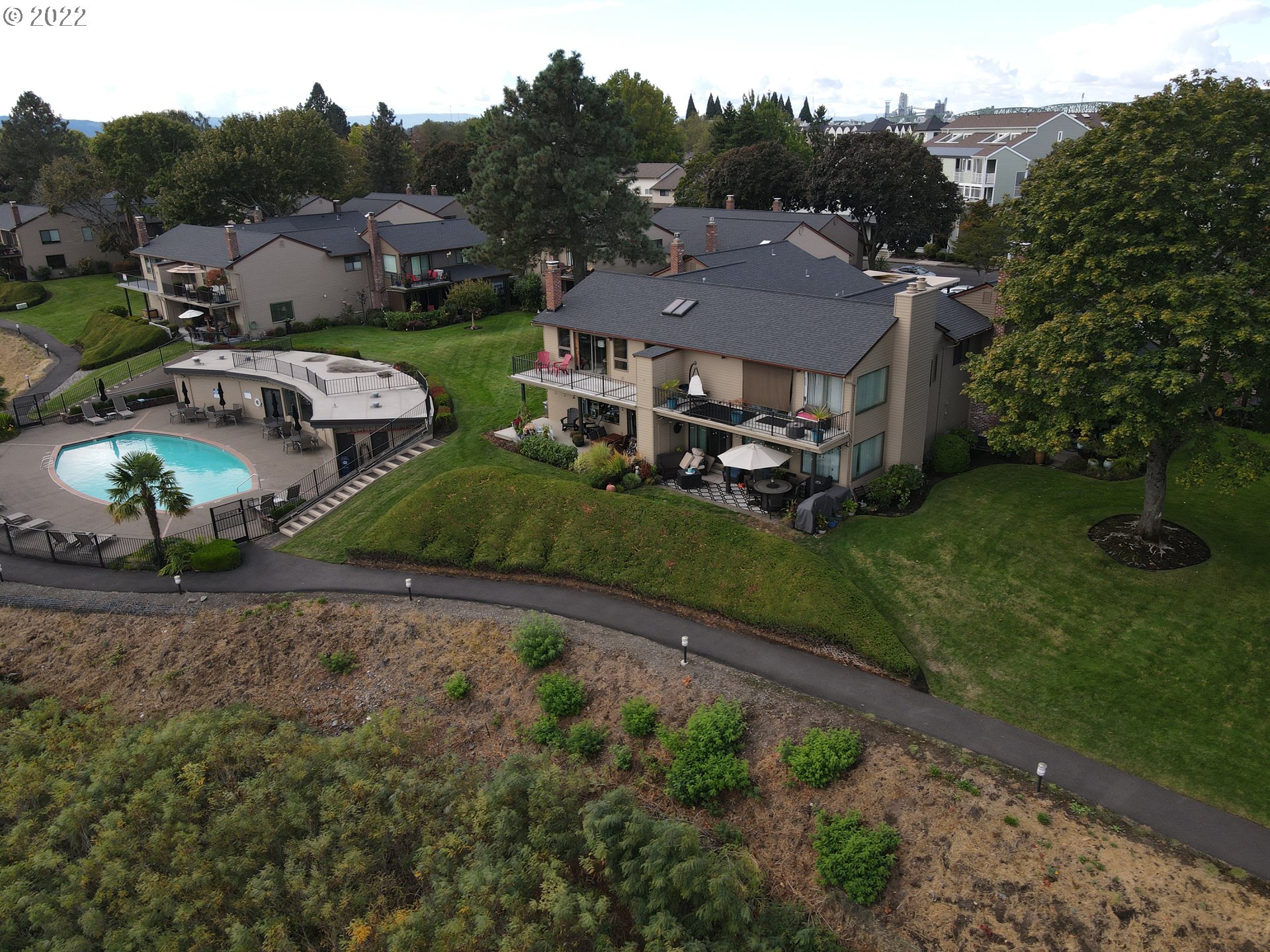 Photo #6: 22602976 Listing 